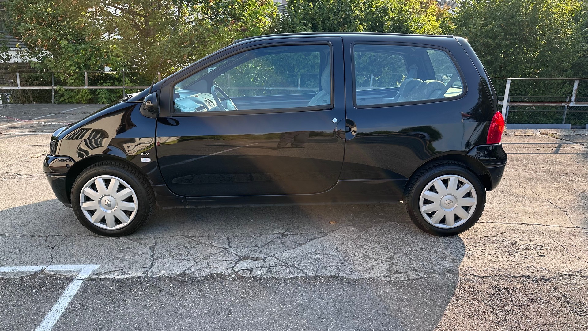 RENAULT Twingo 1.2 16V Dynamique Advantage-image-14