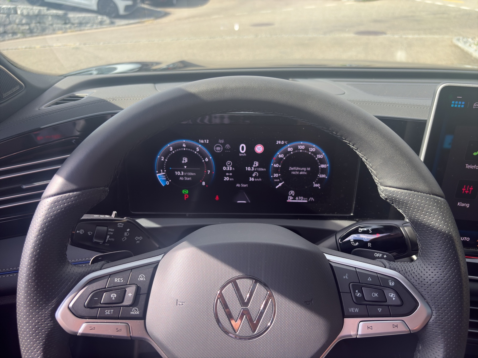 VW Tiguan 2.0 TSI R-Line DSG 4motion-image-12