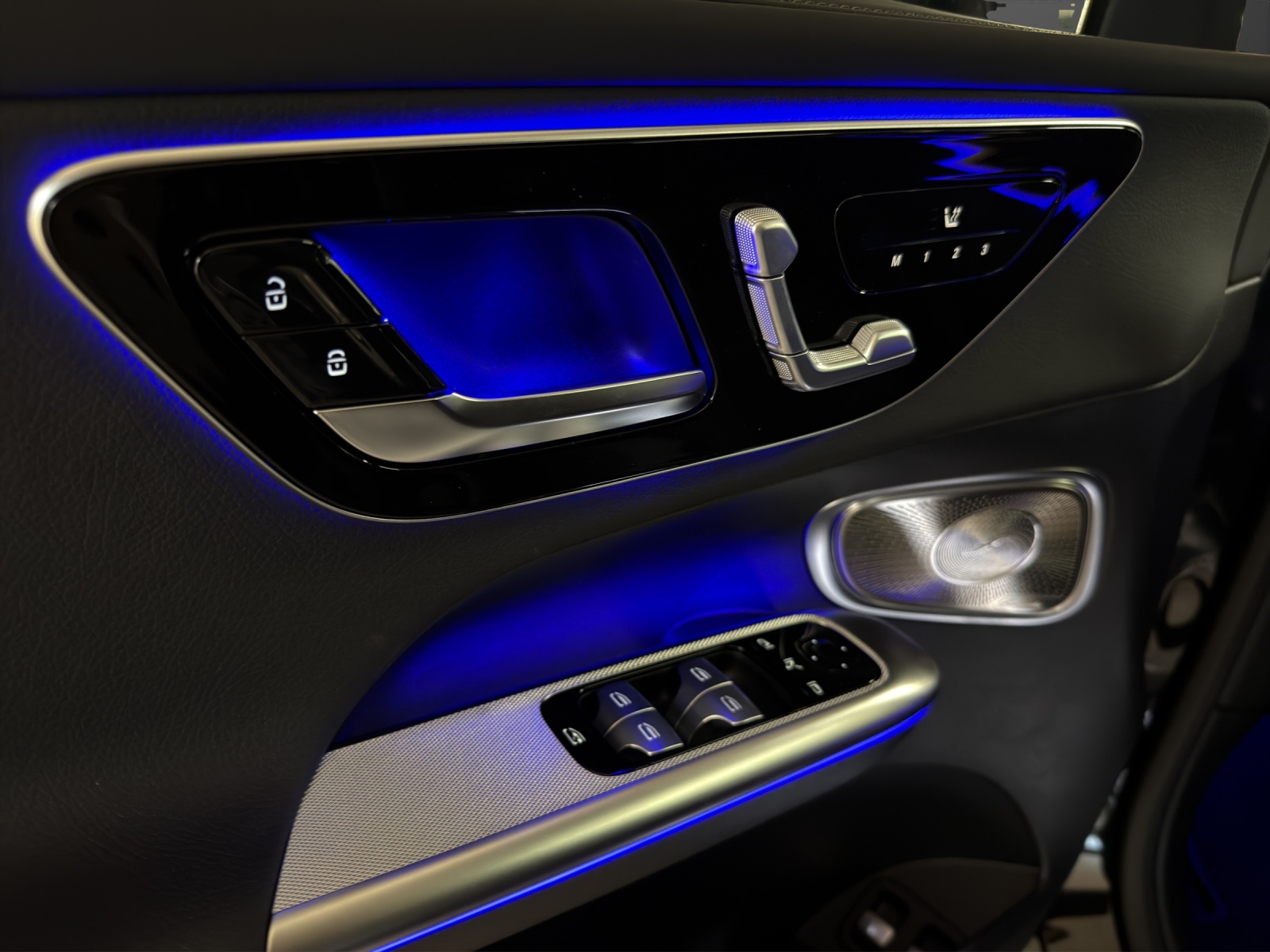 MERCEDES-BENZ GLC 400 e 4MATIC with EQ Star Hybrid-image-11