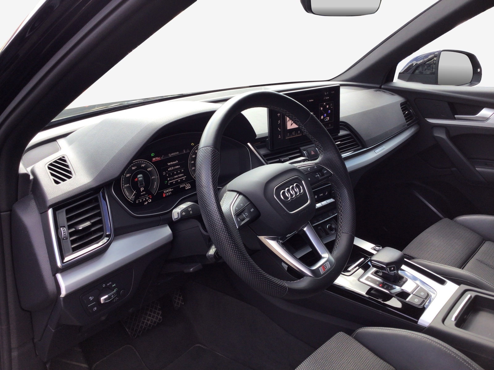 AUDI Q5 55 TFSI e PHEV S line quattro S-tronic-image-9