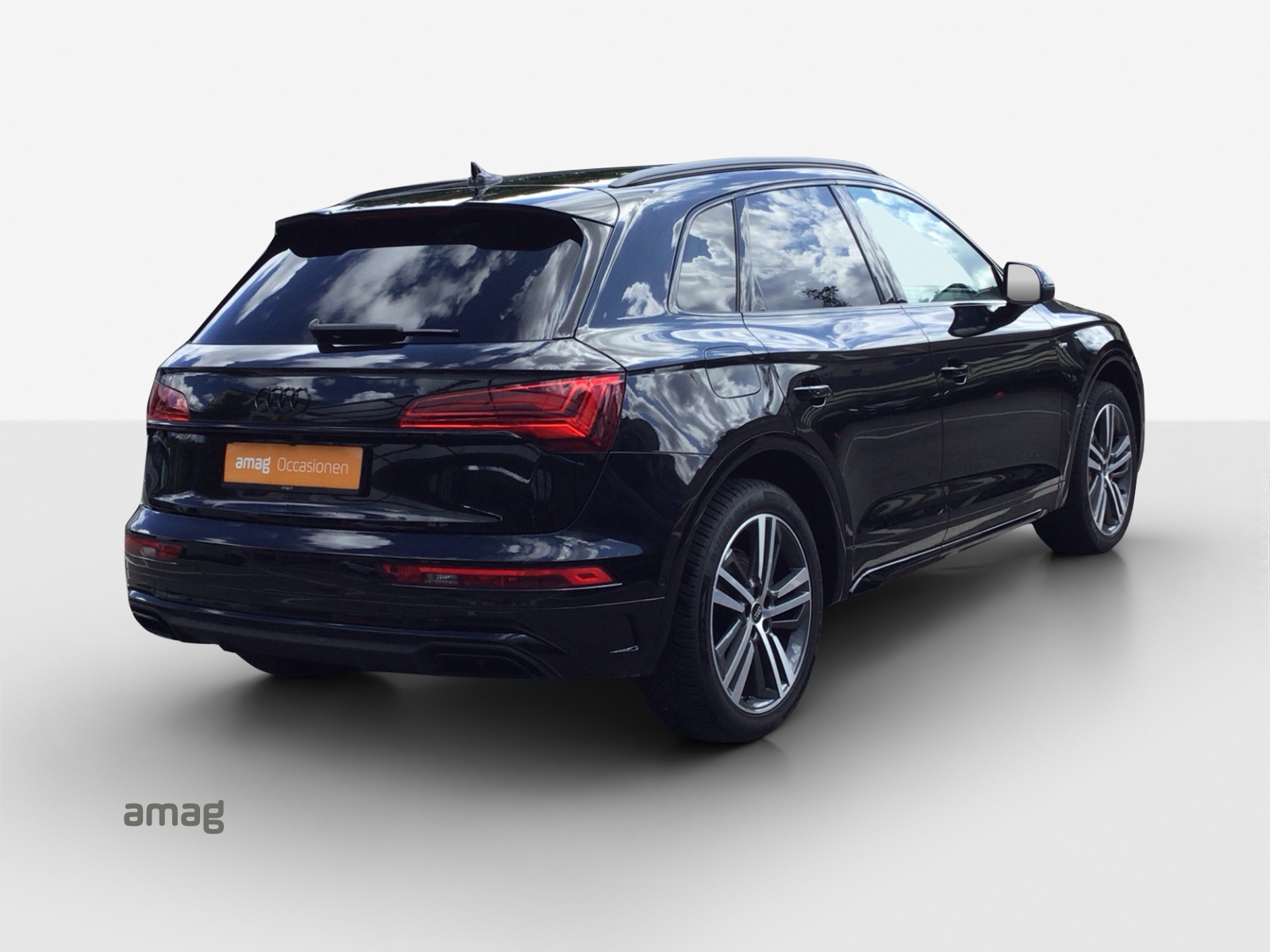 AUDI Q5 55 TFSI e PHEV S line quattro S-tronic-image-5