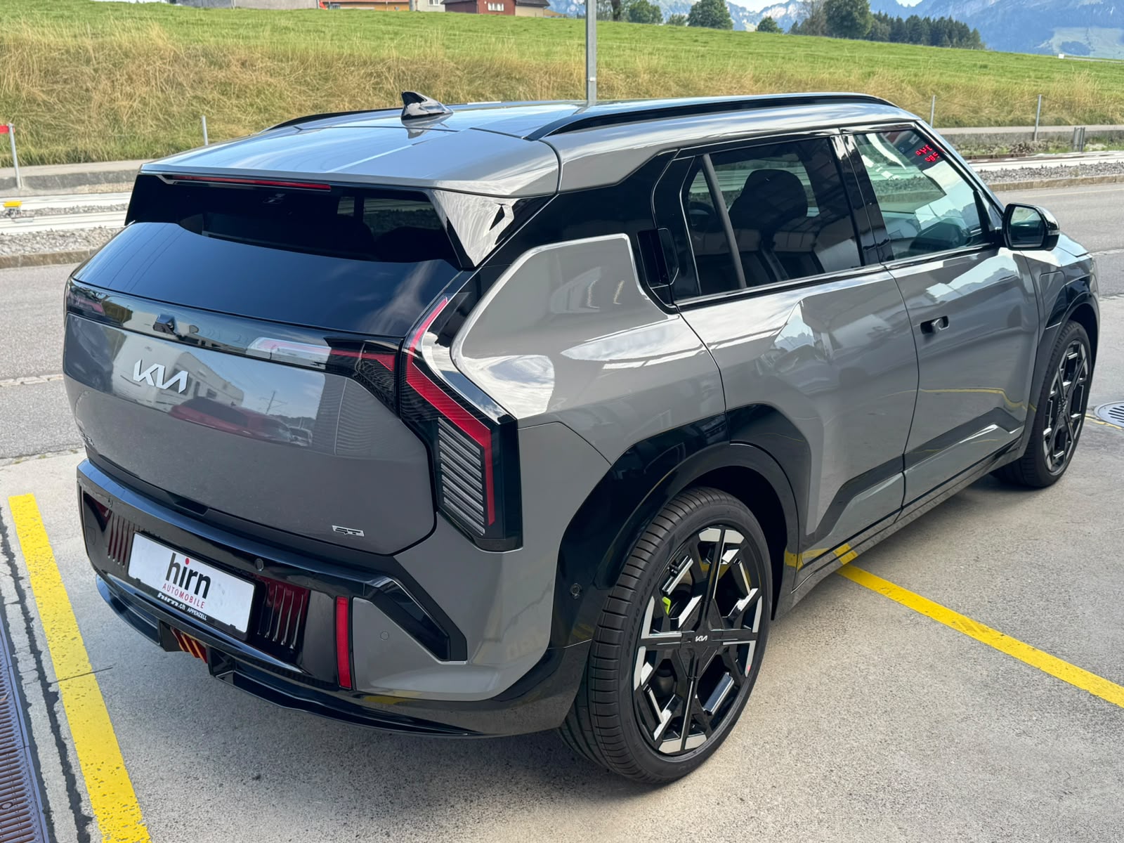 KIA EV3 81 kWh GT 4x4-image-2