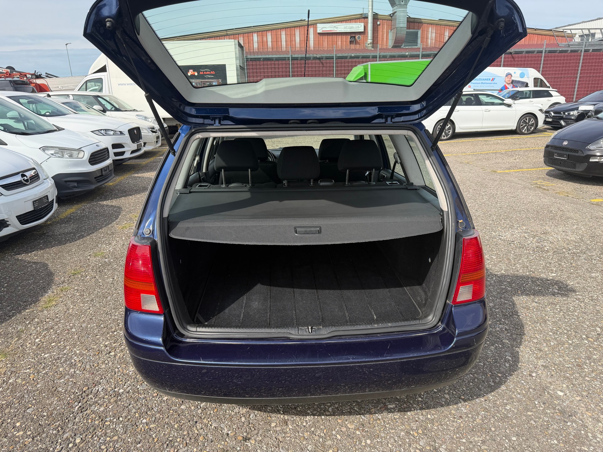 VW Golf Variant 2.0 Pacific 4Motion-image-7