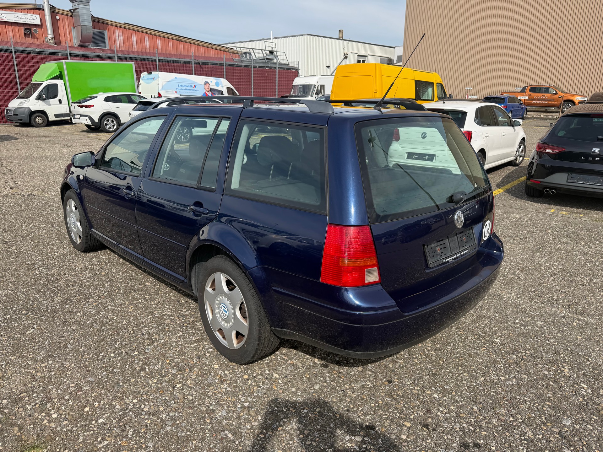 VW Golf Variant 2.0 Pacific 4Motion-image-3