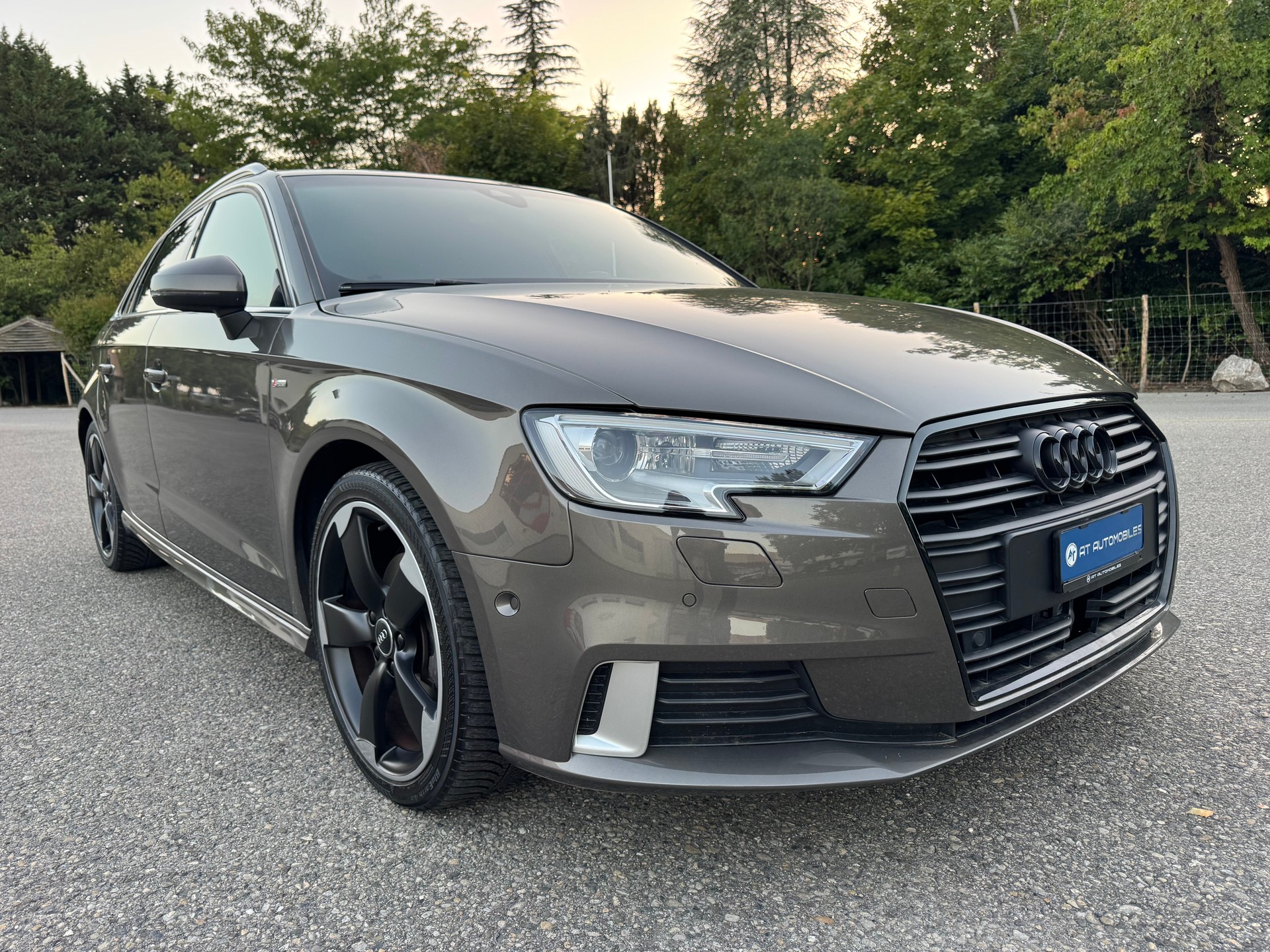 AUDI A3 Sportback 1.4 TFSI Attraction S-tronic-image-4
