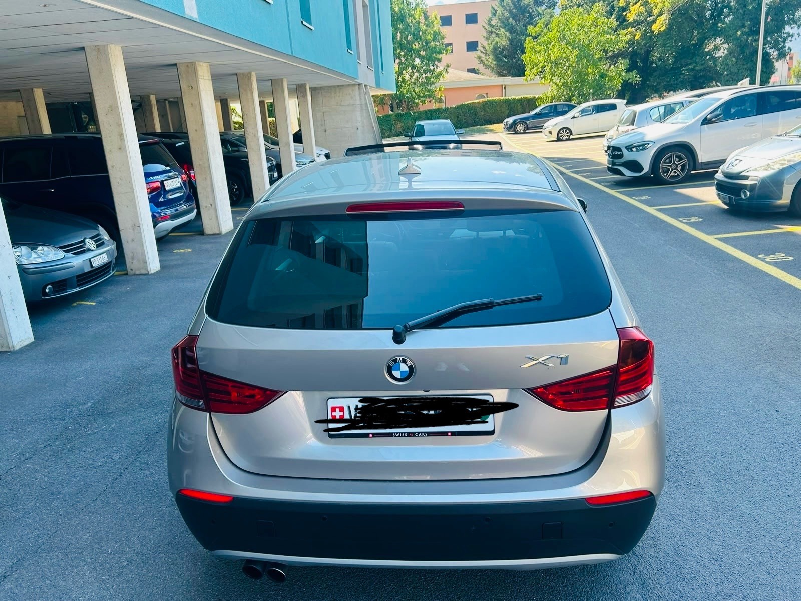 BMW BMW x1 xDrive28i-image-1