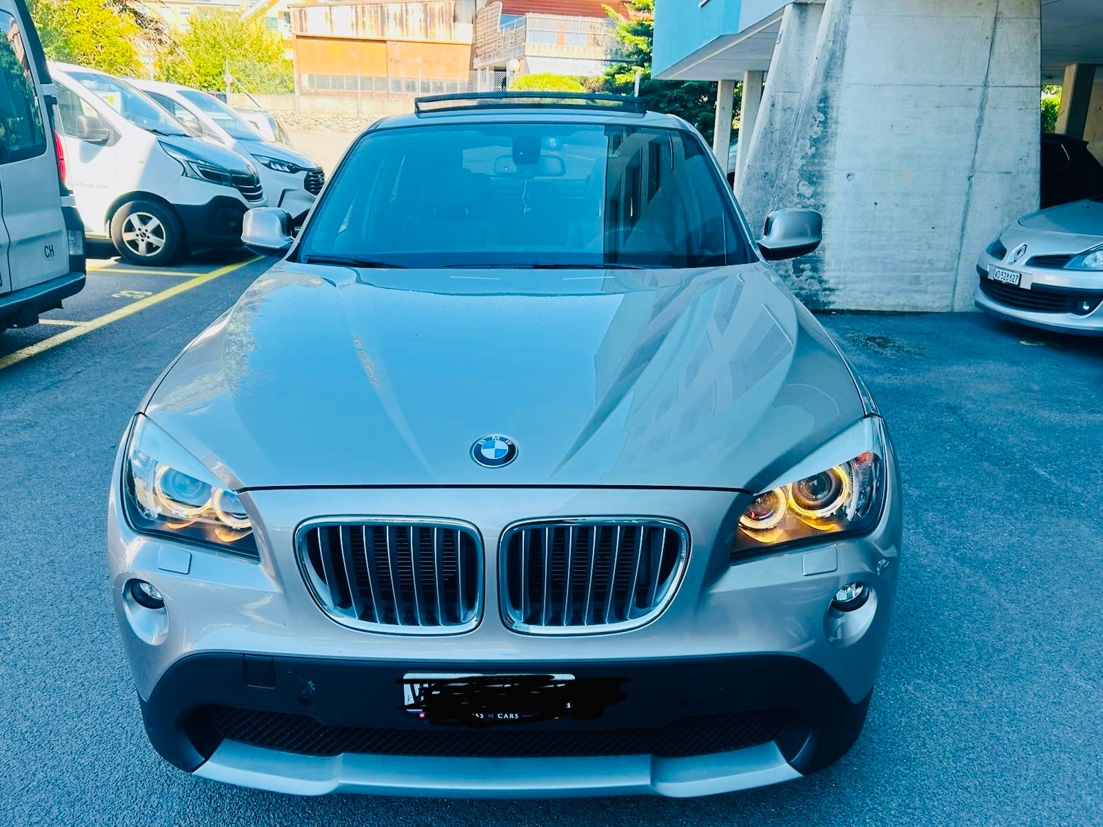 BMW BMW x1 xDrive28i-image-0