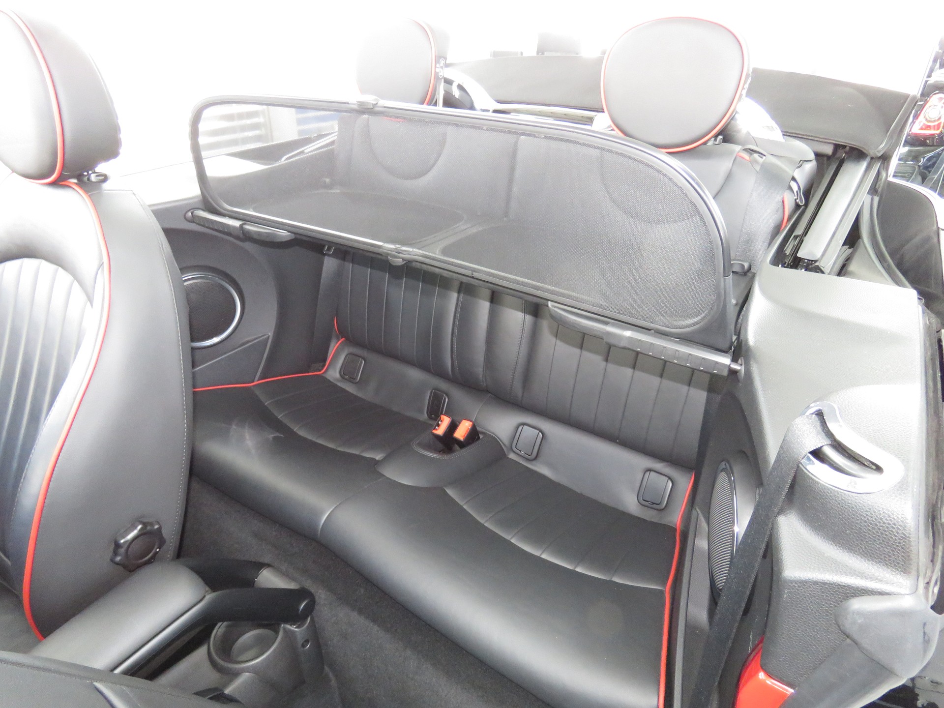 MINI Cooper S Cabriolet-image-12
