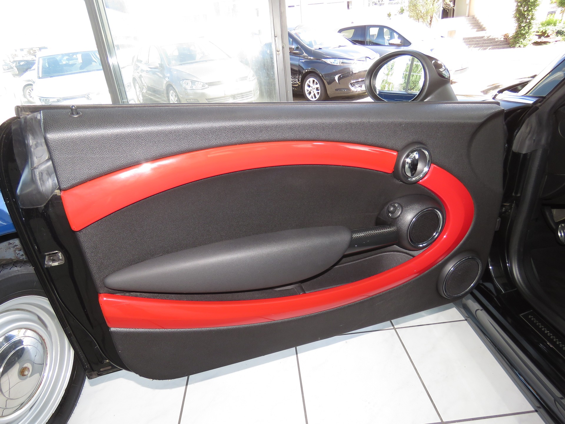MINI Cooper S Cabriolet-image-13
