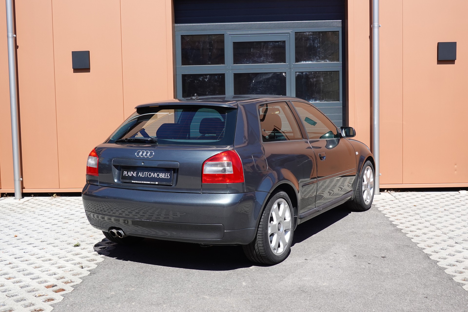 AUDI S3 quattro * Véhicule CH * Intérieur Cuir * 100% d'origine * Tempomat * Son BOSE * Jantes 18 * Sièges électriques *-image-7