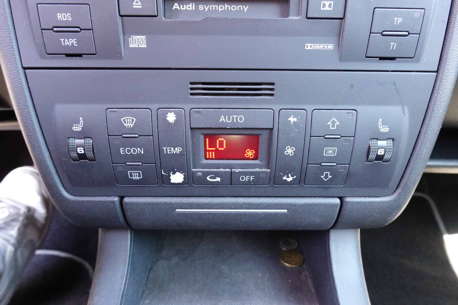 AUDI S3 quattro * Véhicule CH * Intérieur Cuir * 100% d'origine * Tempomat * Son BOSE * Jantes 18 * Sièges électriques *-image-14