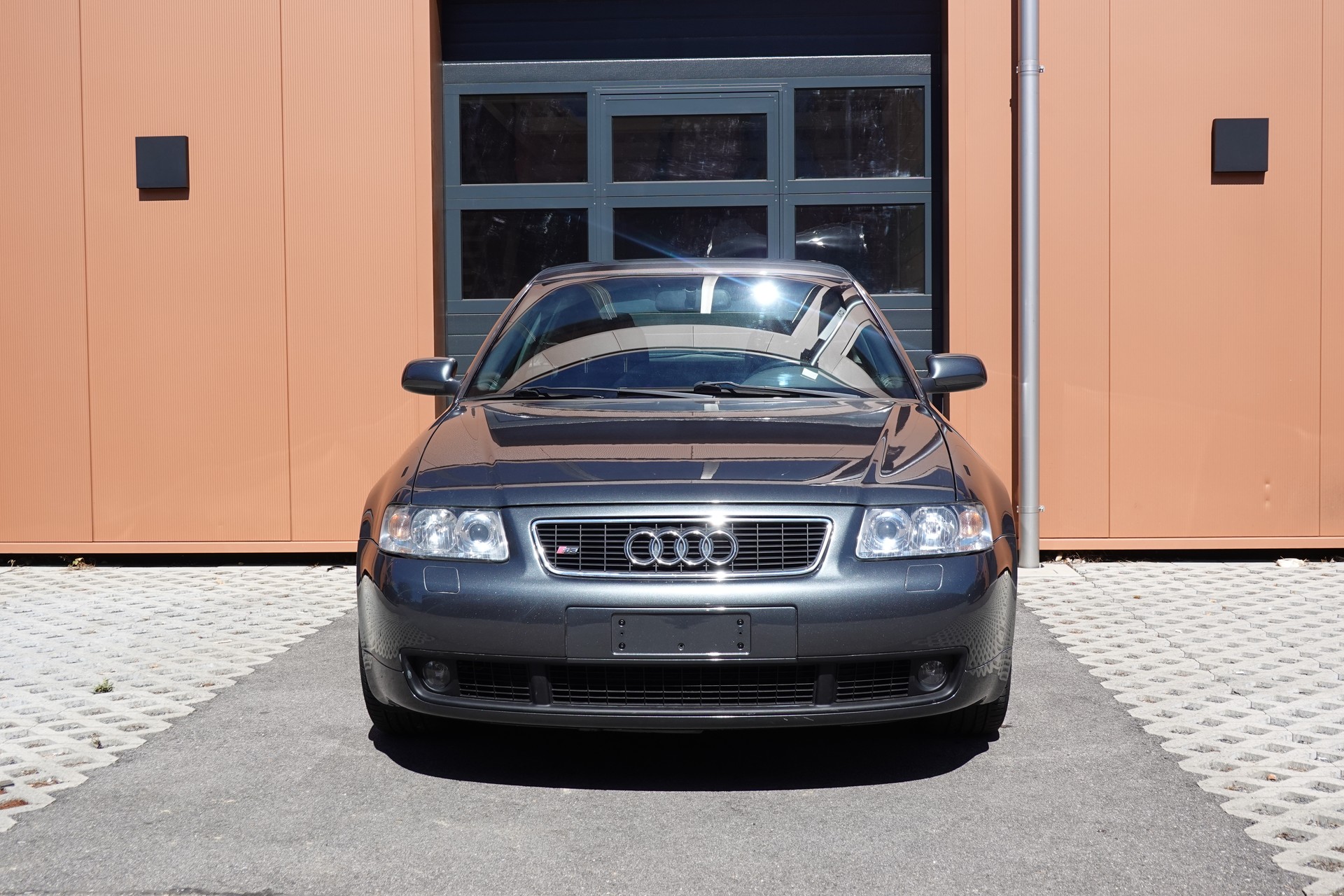 AUDI S3 quattro * Véhicule CH * Intérieur Cuir * 100% d'origine * Tempomat * Son BOSE * Jantes 18 * Sièges électriques *-image-1