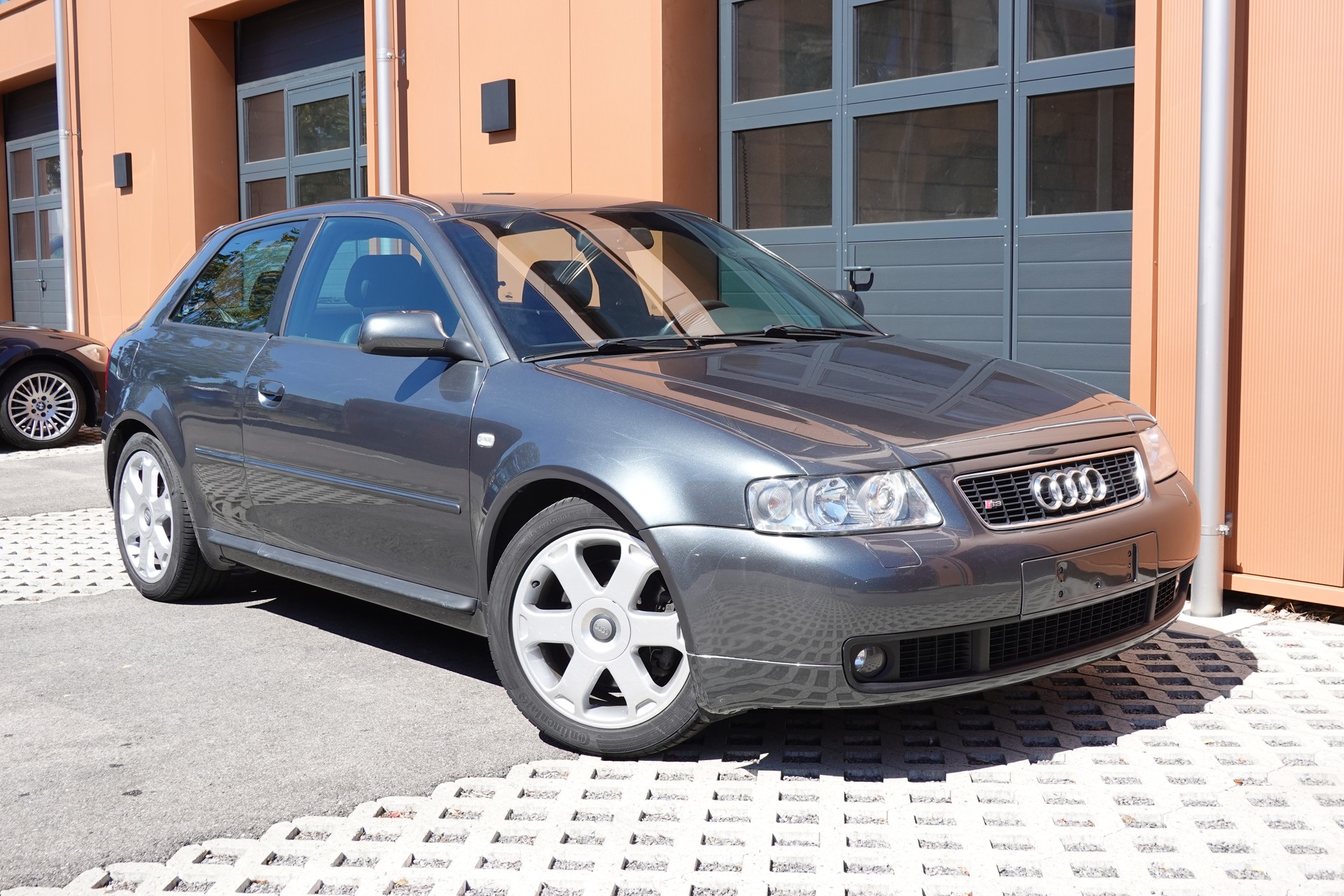 AUDI S3 quattro * Véhicule CH * Intérieur Cuir * 100% d'origine * Tempomat * Son BOSE * Jantes 18 * Sièges électriques *-image-5
