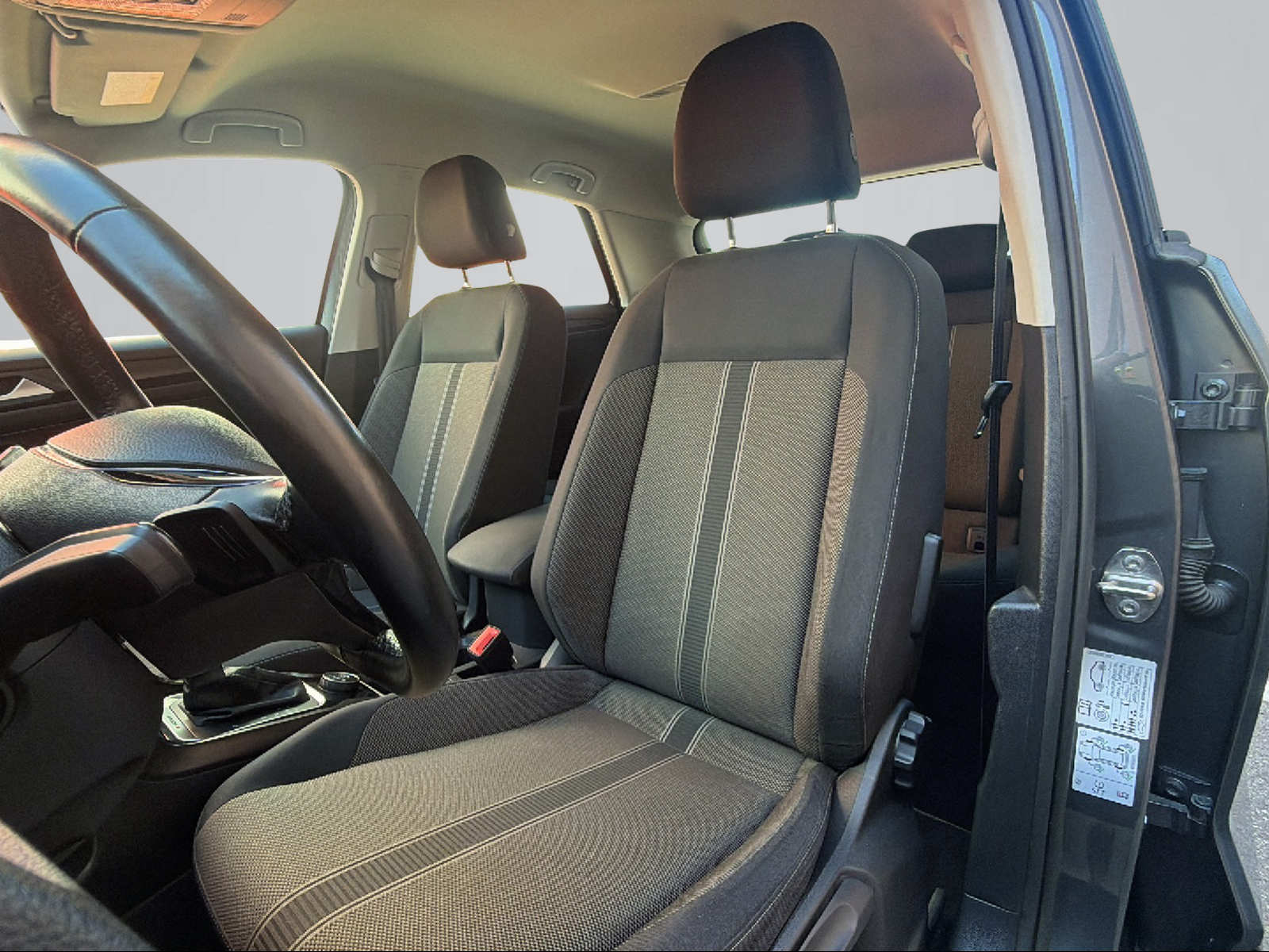 VW T-Roc 2.0 TSI Advance DSG 4Motion-image-6