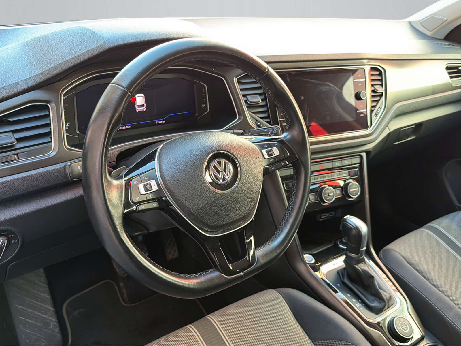 VW T-Roc 2.0 TSI Advance DSG 4Motion-image-7