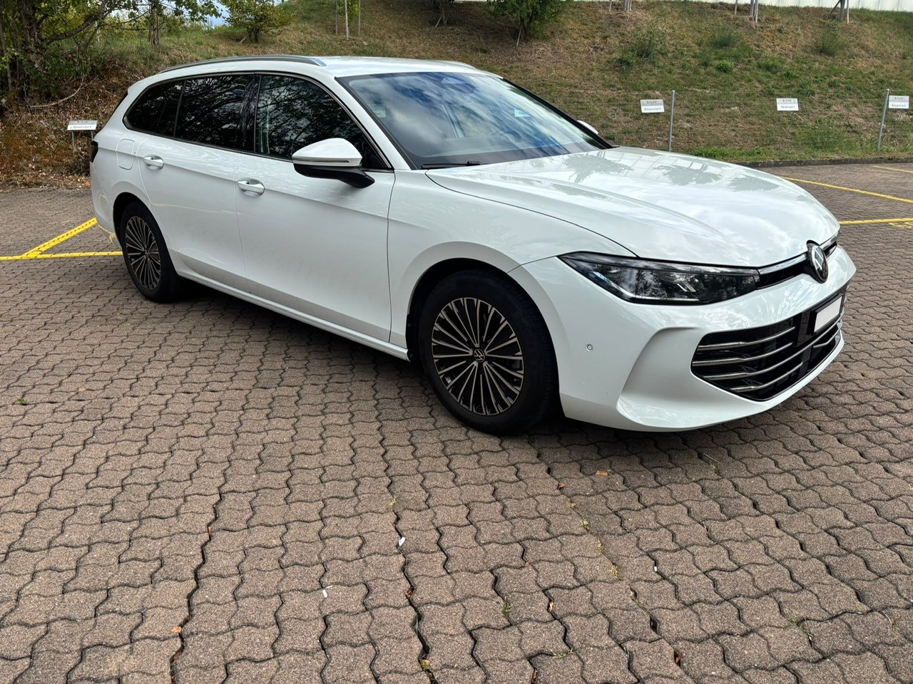 VW 2.0 TDI Elegance DSG-image-1