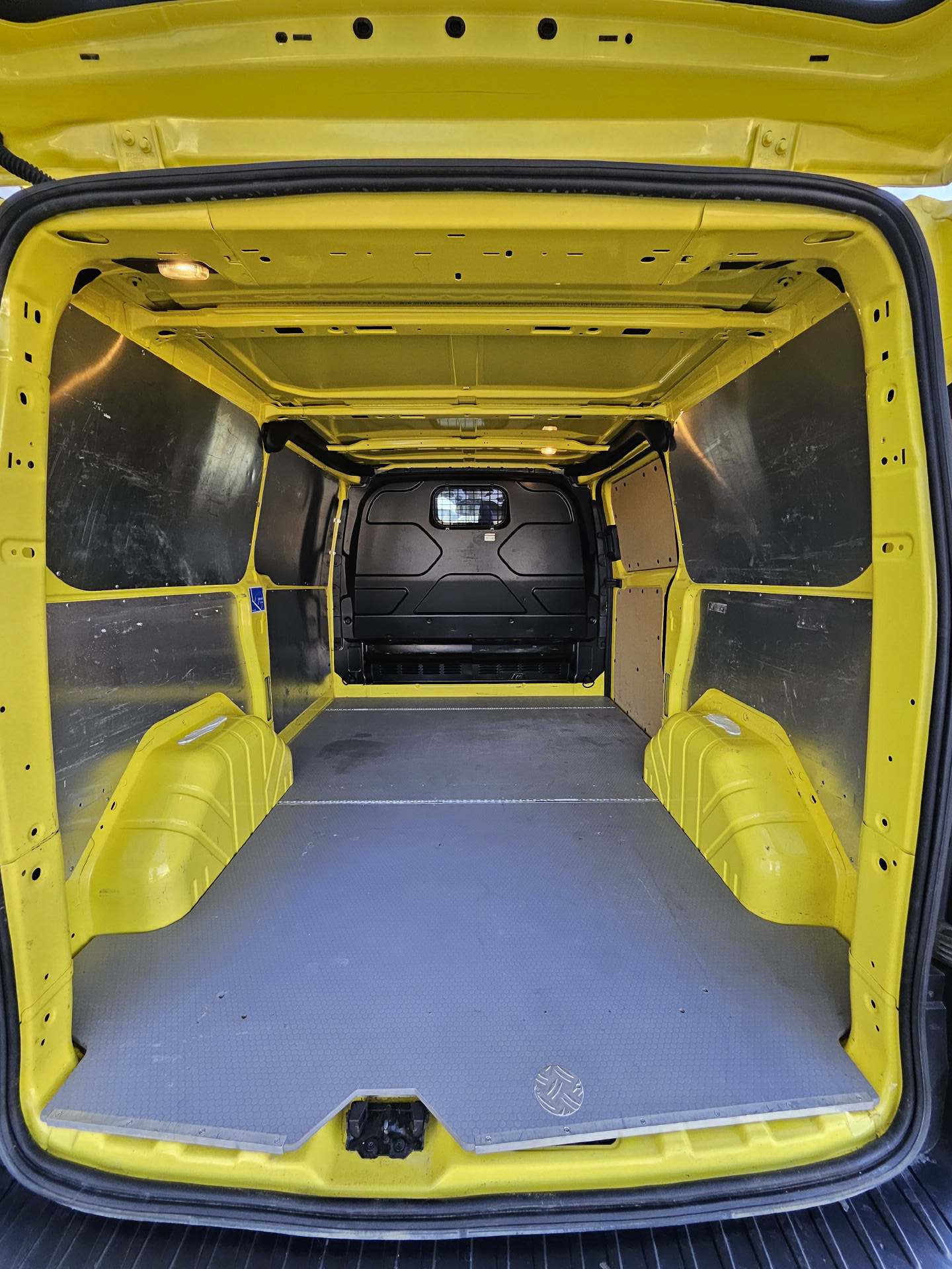 FORD Transit Custom Van 320 L1 2.0 TDCi 130 Trend * Klima * Tempomat * Frisch ab MFK * Nutzlast von 1'129KG *-image-9