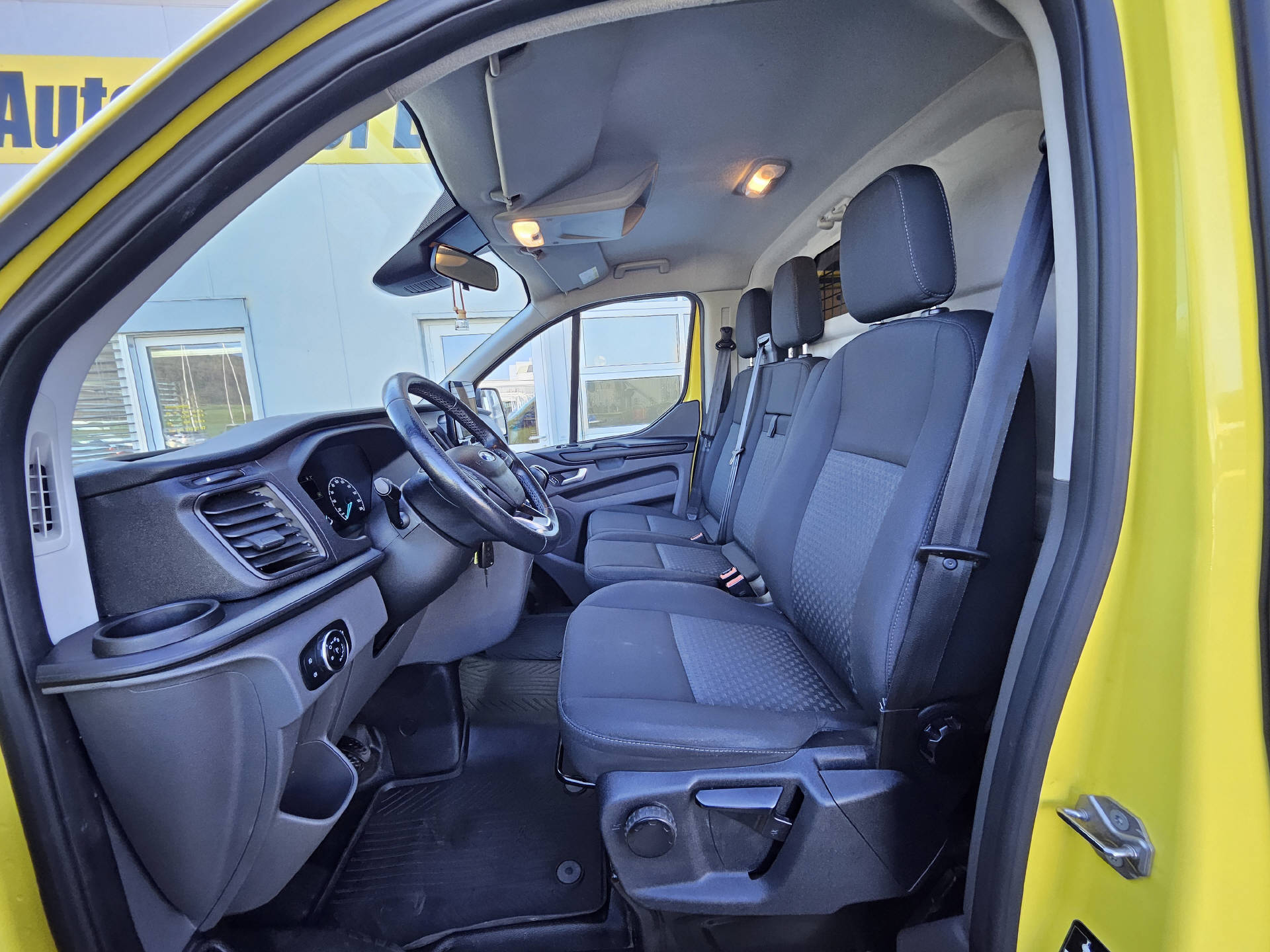 FORD Transit Custom Van 320 L1 2.0 TDCi 130 Trend * Klima * Tempomat * Frisch ab MFK * Nutzlast von 1'129KG *-image-6