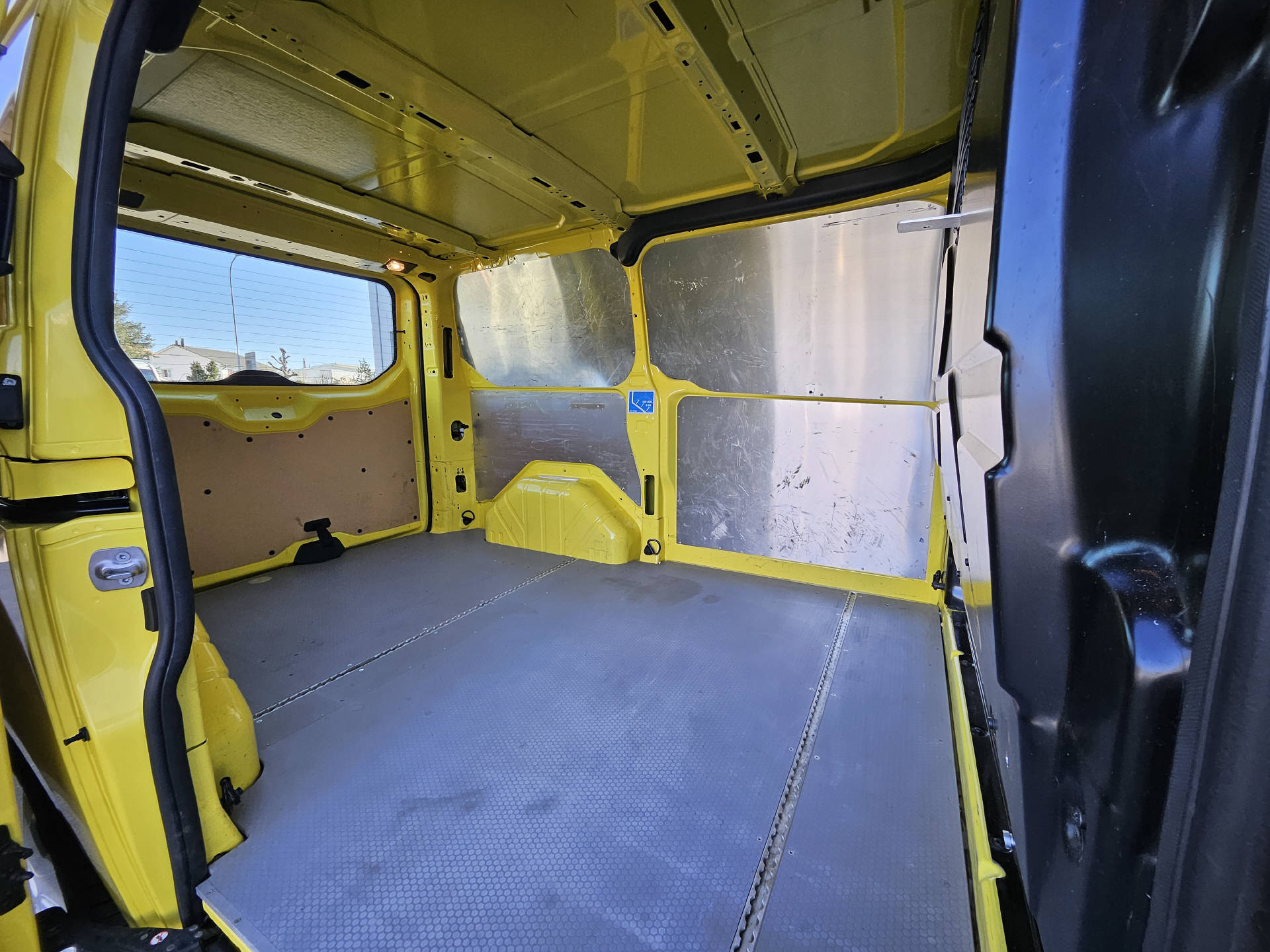 FORD Transit Custom Van 320 L1 2.0 TDCi 130 Trend * Klima * Tempomat * Frisch ab MFK * Nutzlast von 1'129KG *-image-7