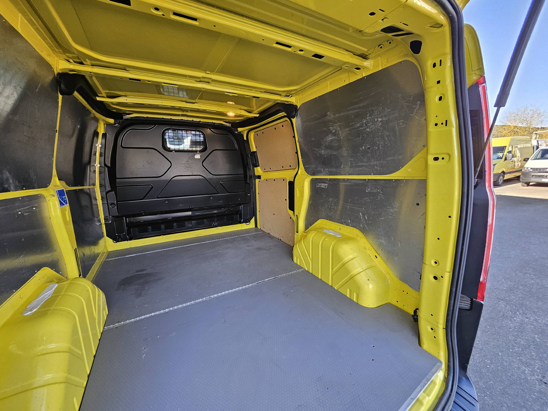 FORD Transit Custom Van 320 L1 2.0 TDCi 130 Trend * Klima * Tempomat * Frisch ab MFK * Nutzlast von 1'129KG *-image-10