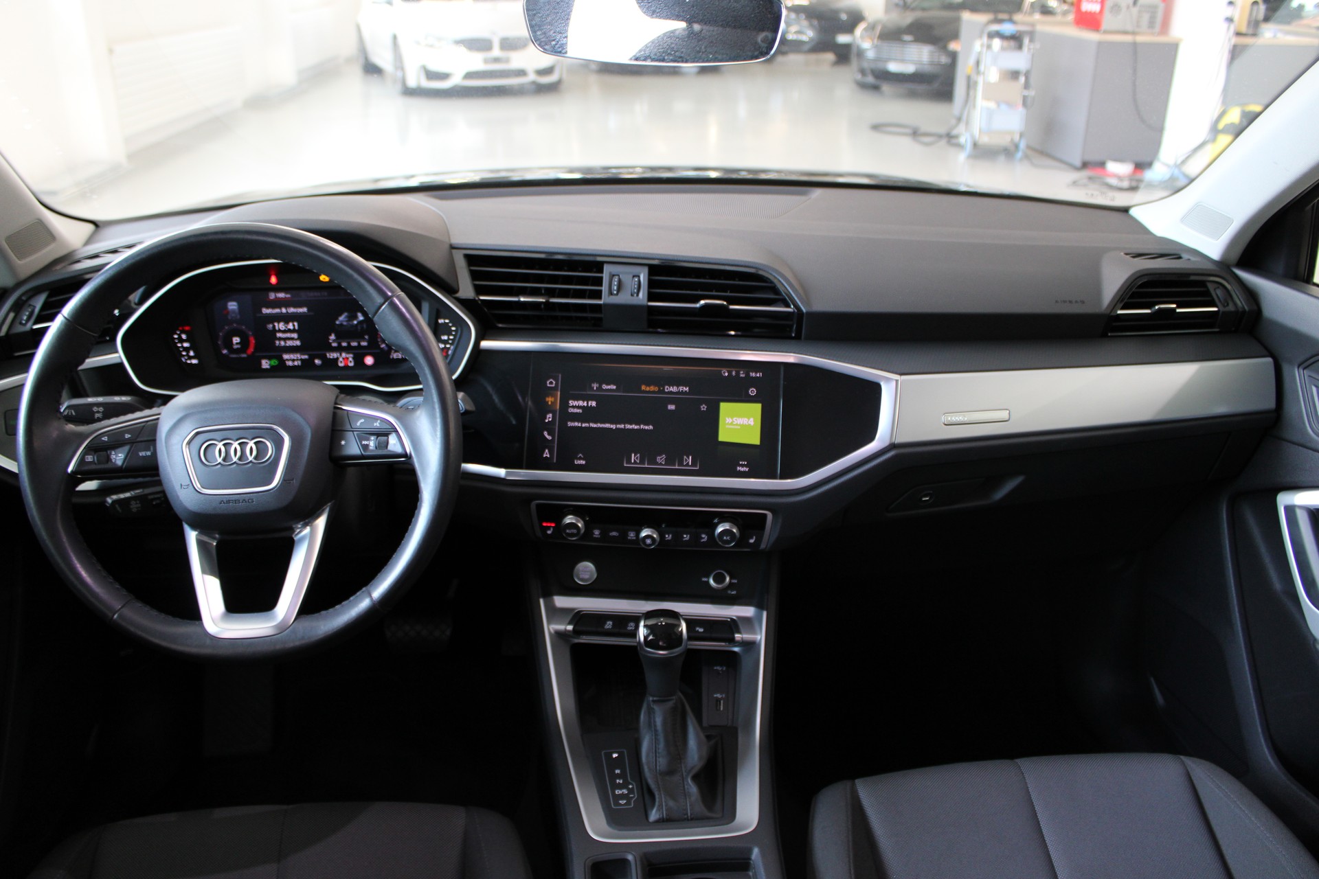 AUDI Q3 35 TFSI S-tronic-image-14