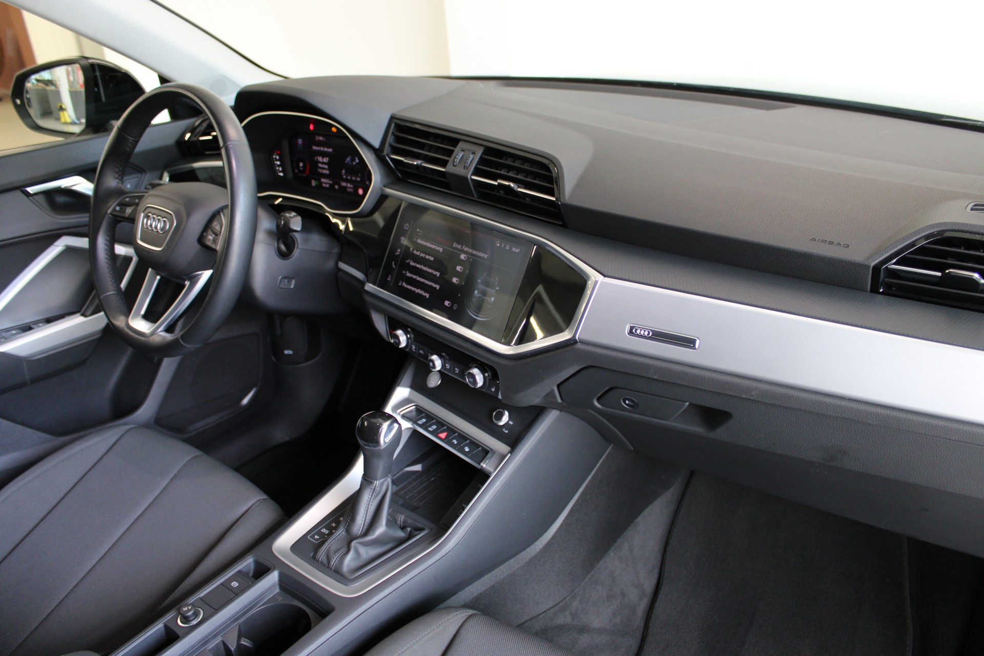 AUDI Q3 35 TFSI S-tronic-image-23