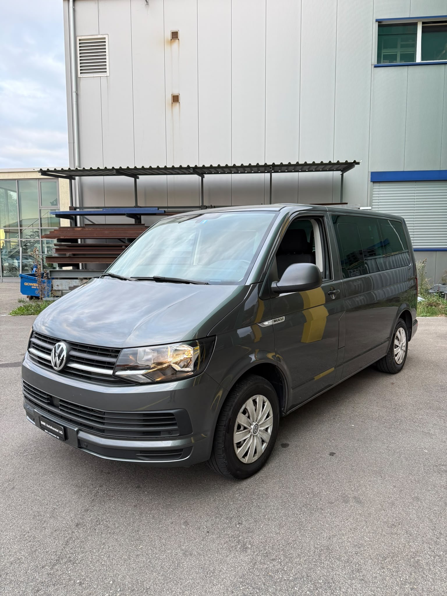 VW T6 Multivan 2.0 TDI Comfort. '70 Jahre Bulli' DSG-image-2