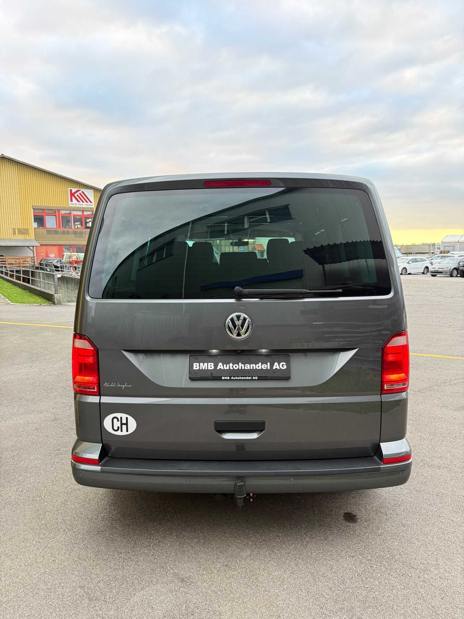 VW T6 Multivan 2.0 TDI Comfort. '70 Jahre Bulli' DSG-image-5