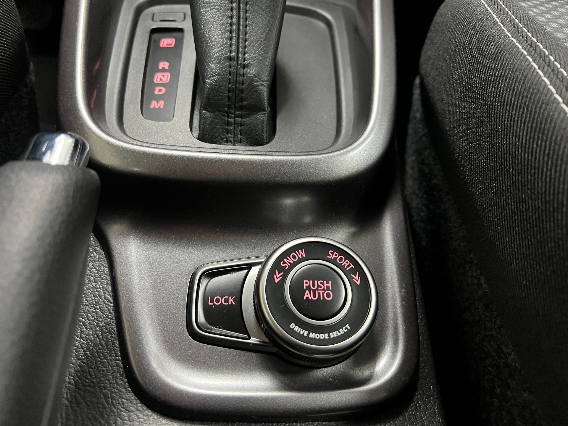 SUZUKI Vitara 1.4 Boosterjet Compact + 4x4 Hybrid Automatic-image-11