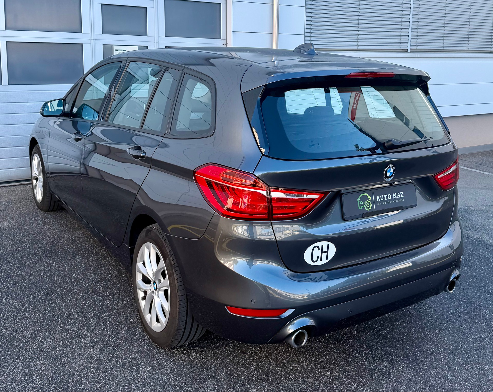 BMW 220d xDrive Gran T Steptronic** CH Fahrzeug** LED Scheinwerfer** Sportsitze Leder** HeadupDisplay** Rück.Kamera** 12M Garantie-image-3