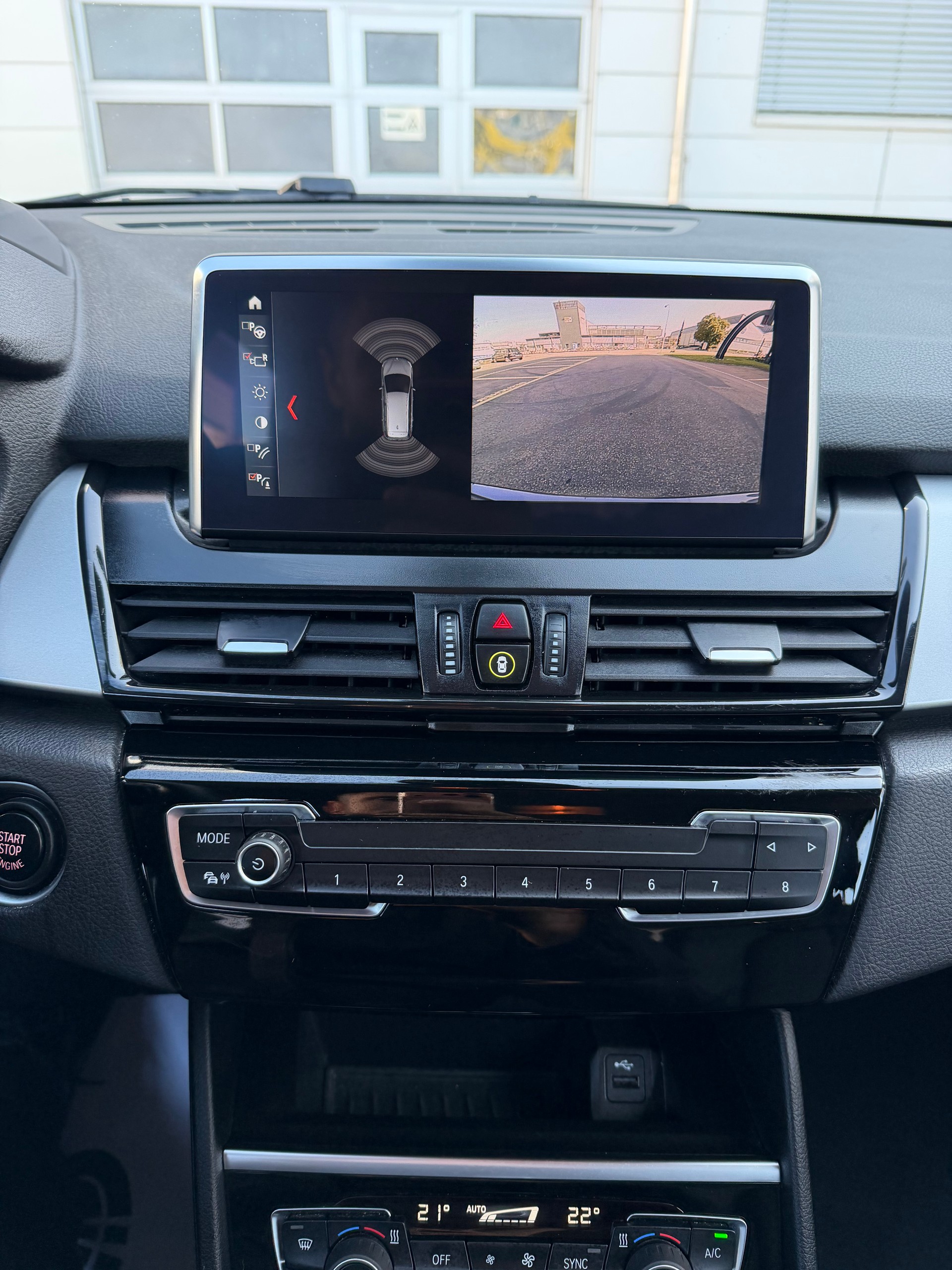 BMW 220d xDrive Gran Tourer Steptronic/ CH Fahrzeug/ LED Scheinwerfer/ Sportsitze Leder/ HeadupDisplay/ Rückfahrkamera/ 12M Garantie-image-10