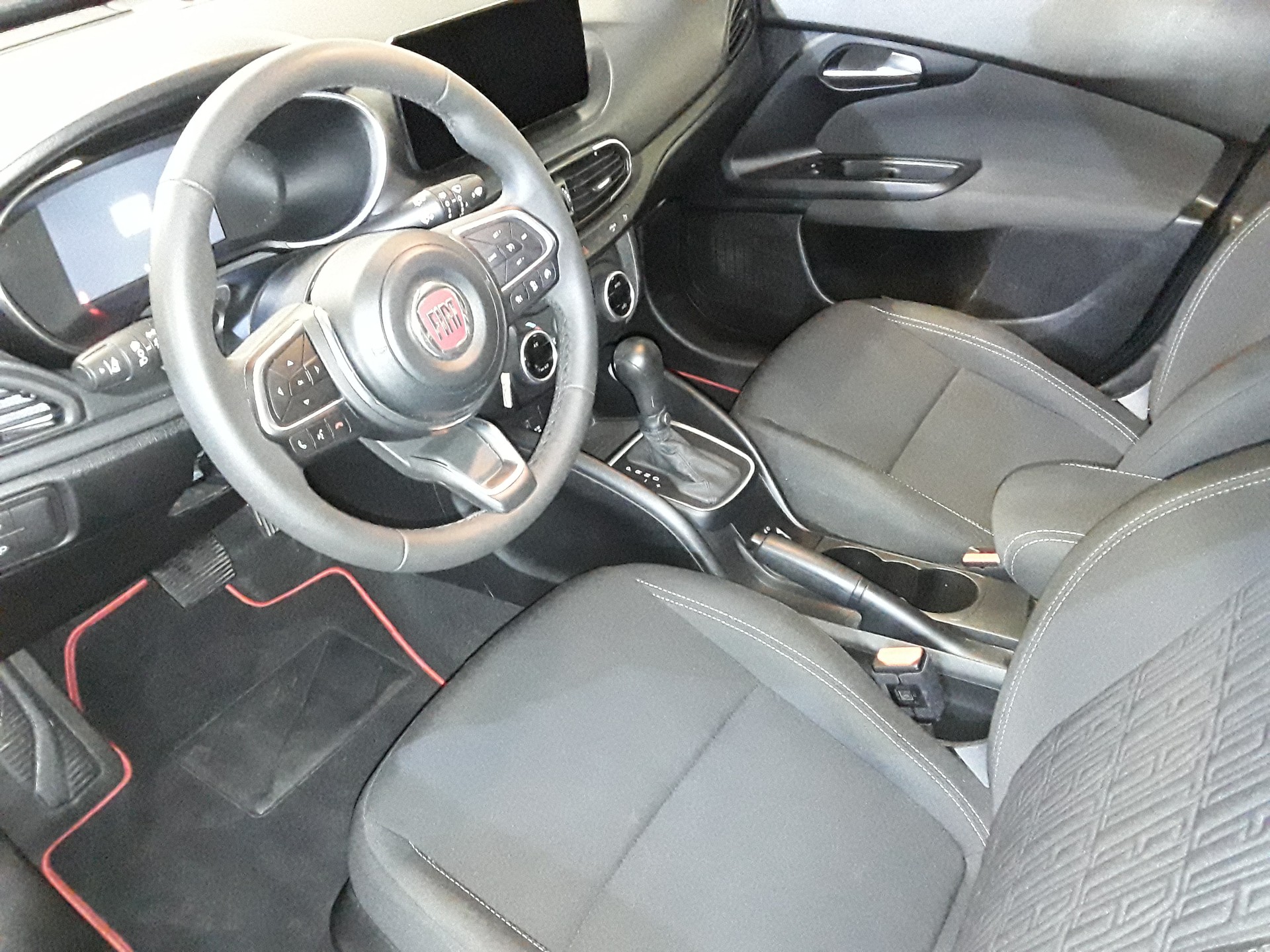 FIAT Tipo 1.5 Hybrid Station Wagon Swiss Edition-image-5