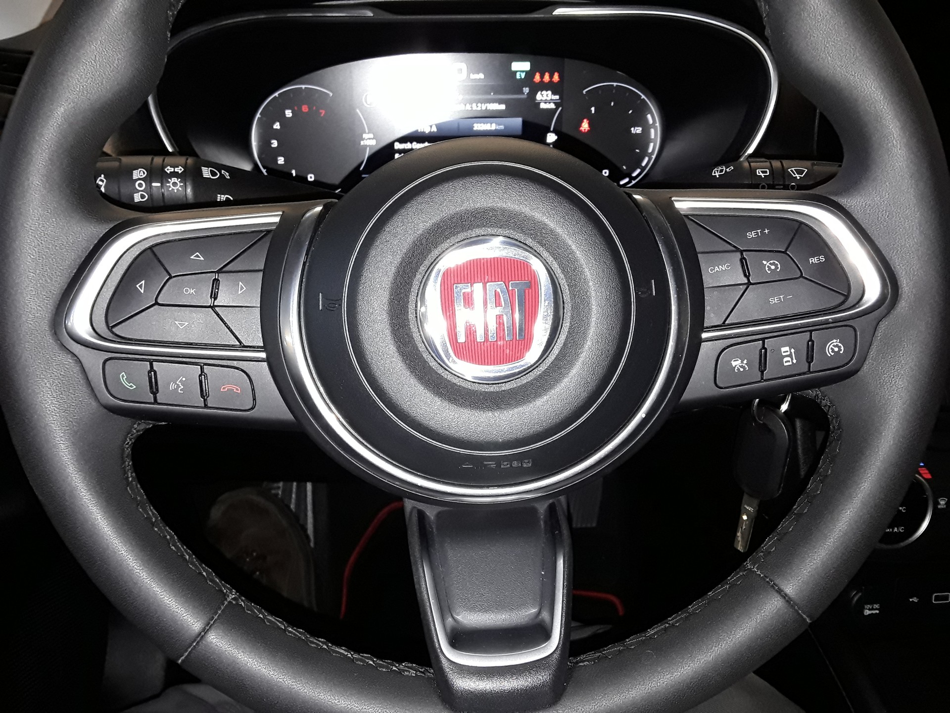 FIAT Tipo 1.5 Hybrid Station Wagon Swiss Edition-image-10
