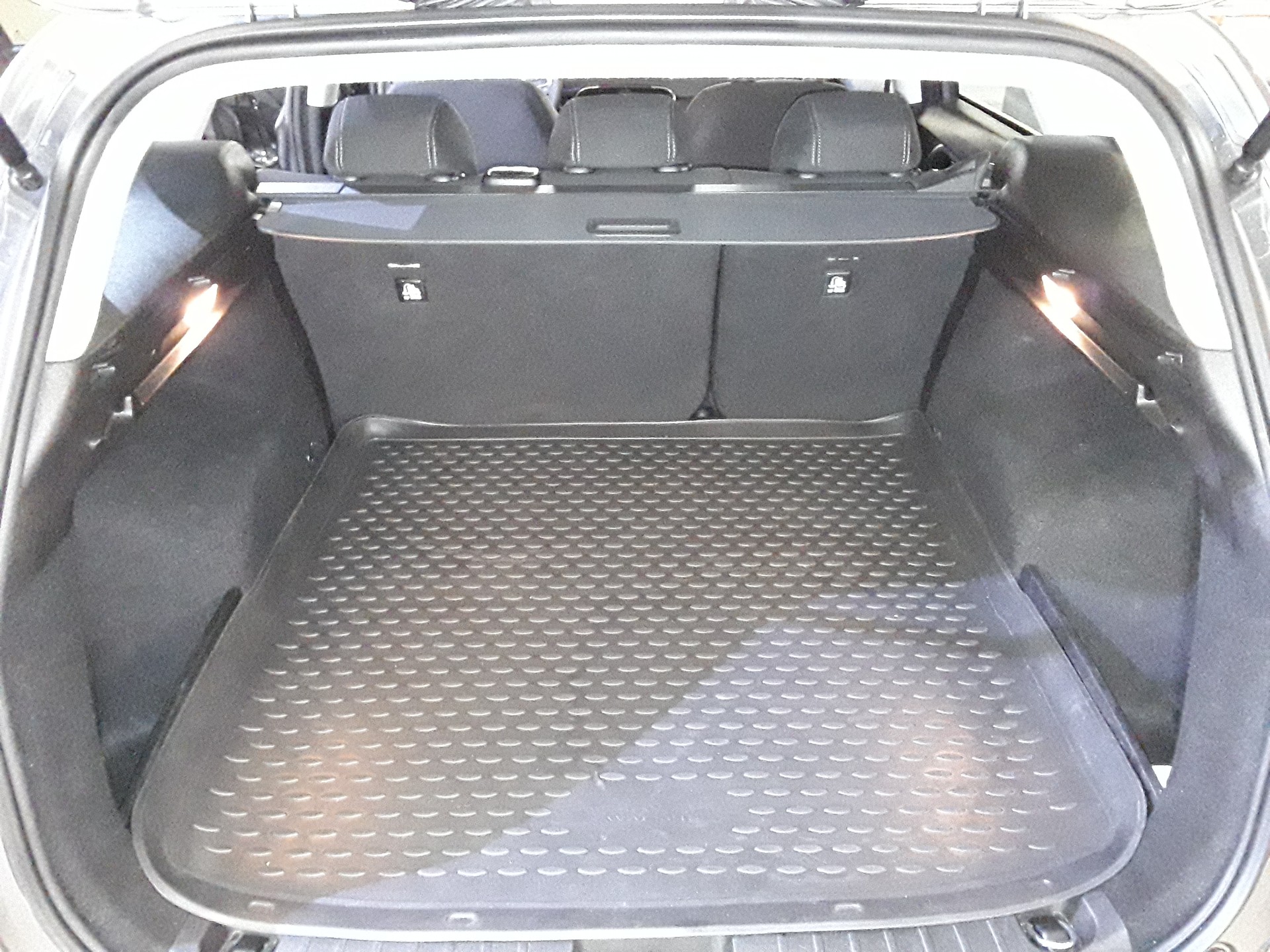 FIAT Tipo 1.5 Hybrid Station Wagon Swiss Edition-image-7