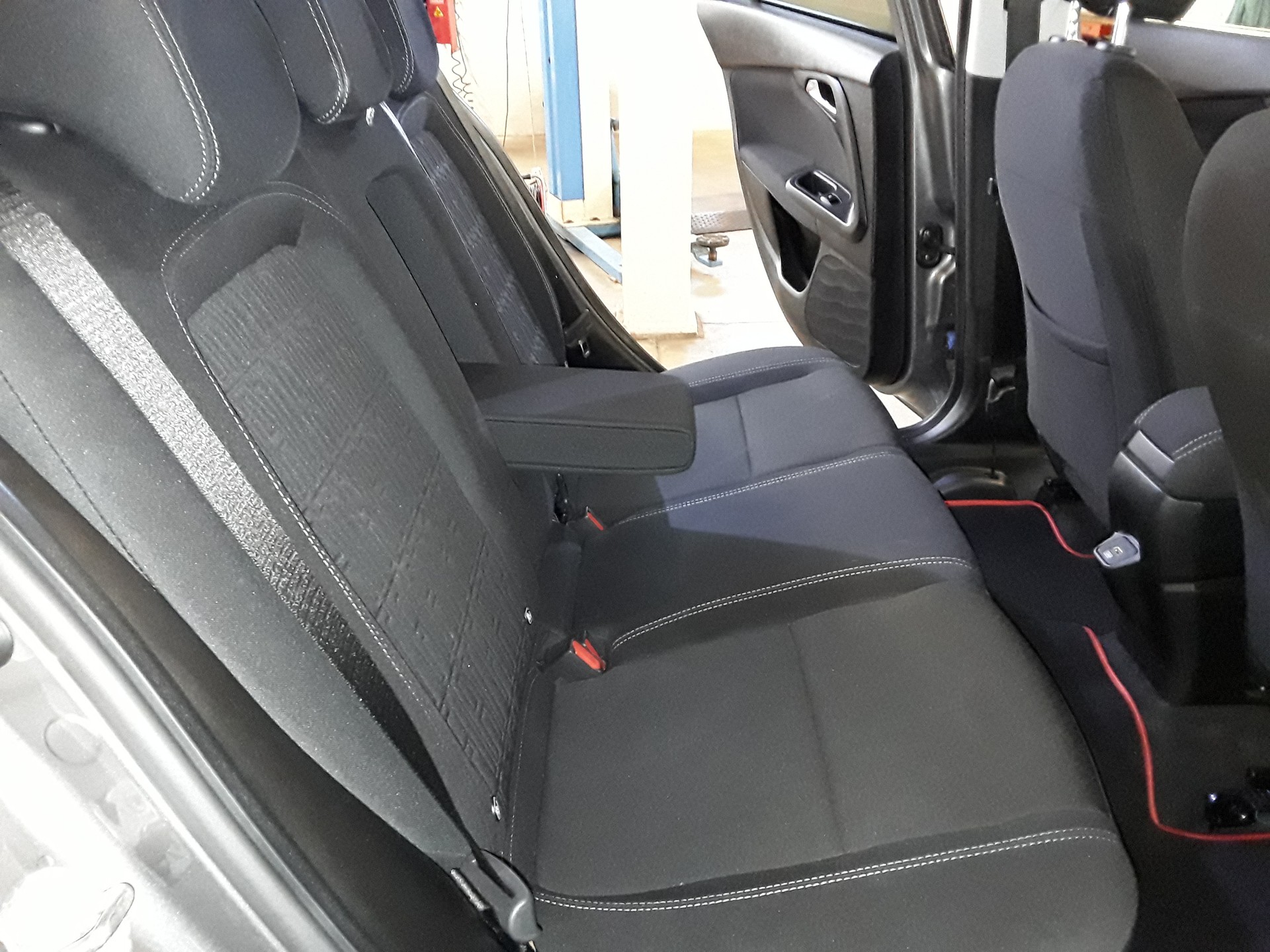FIAT Tipo 1.5 Hybrid Station Wagon Swiss Edition-image-8