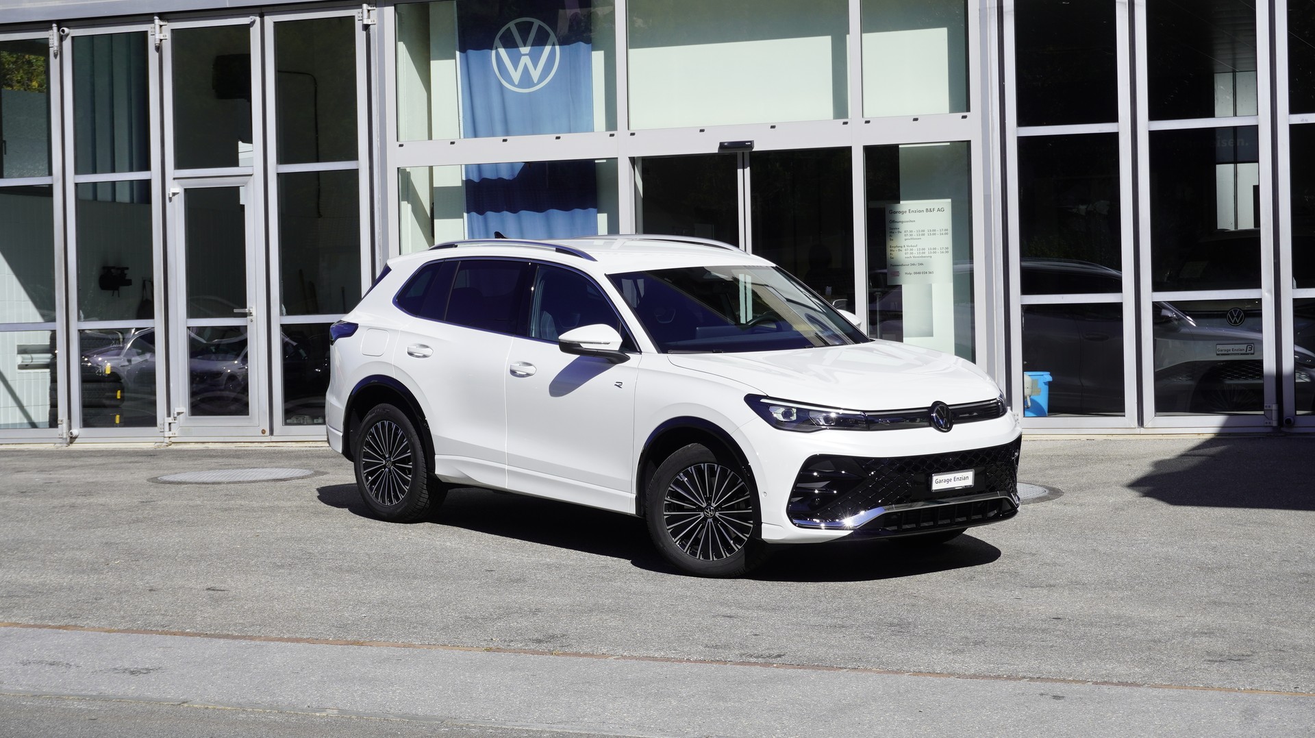 VW Tiguan 2.0 TSI DSG R-Line 4Motion-image-0