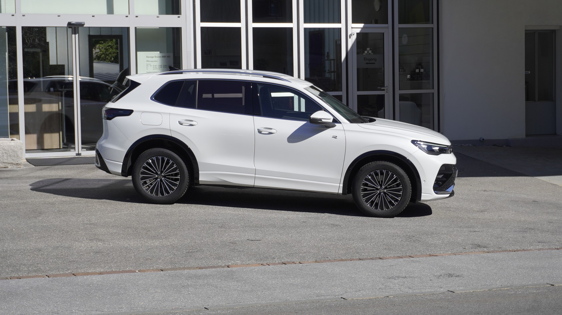 VW Tiguan 2.0 TSI DSG R-Line 4Motion-image-6