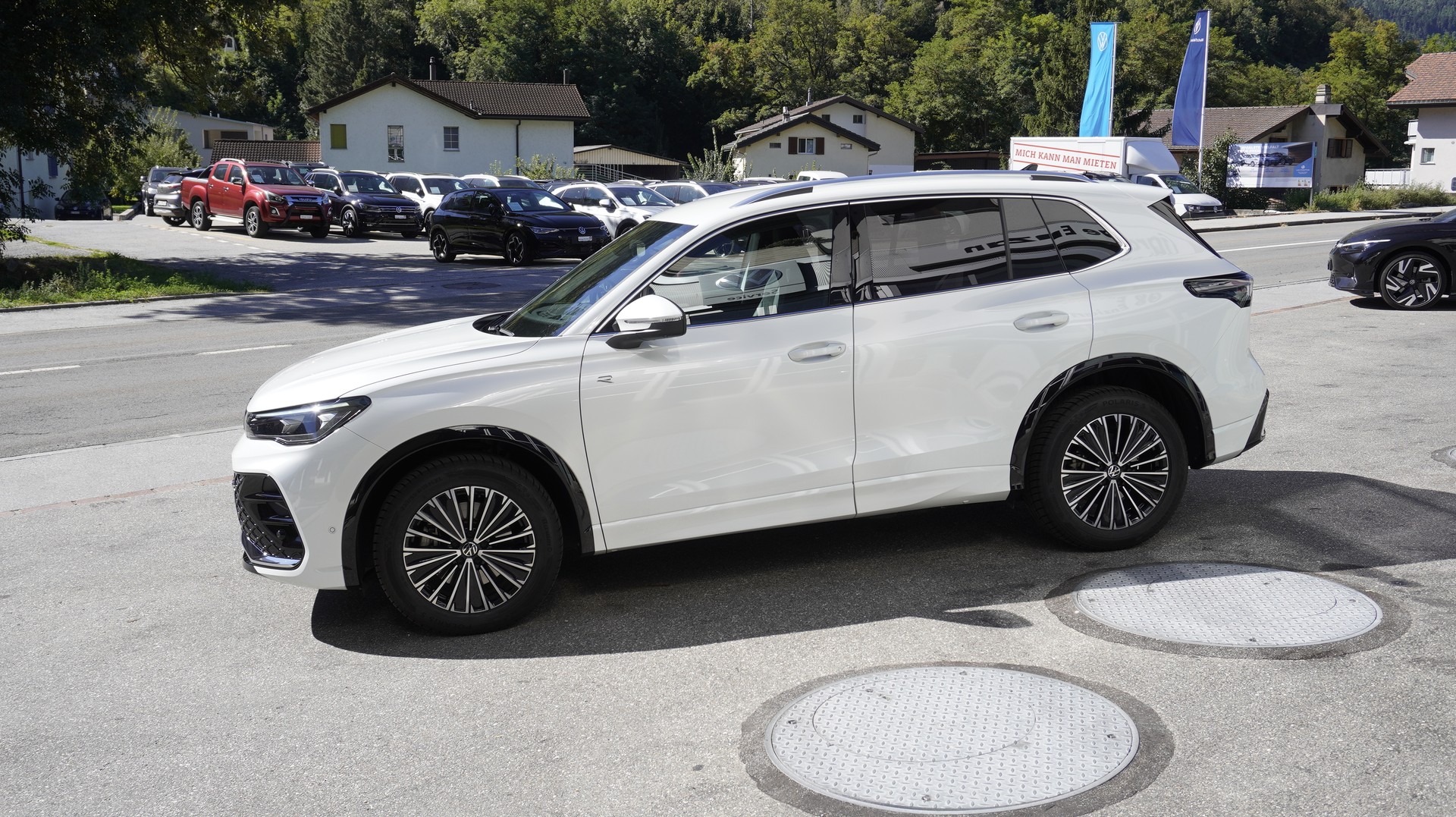 VW Tiguan 2.0 TSI DSG R-Line 4Motion-image-12