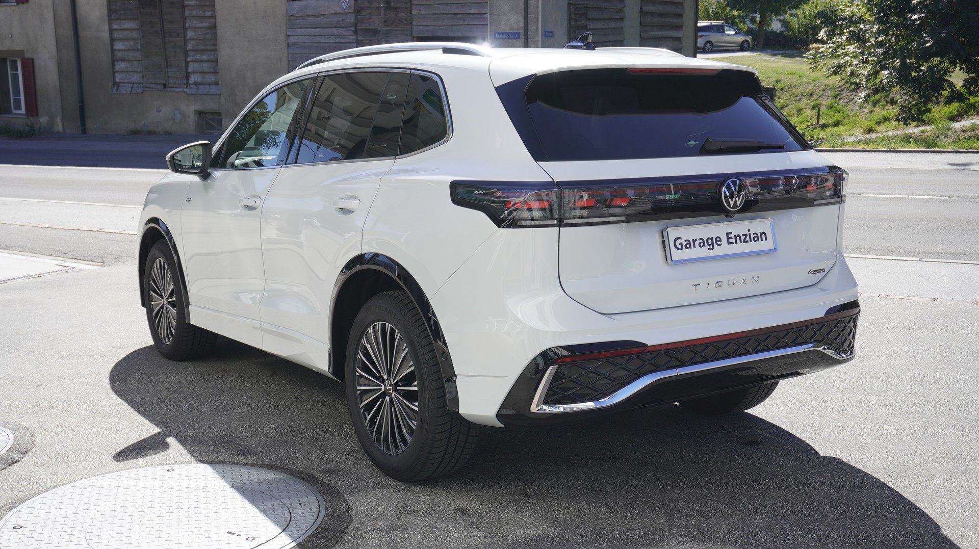VW Tiguan 2.0 TSI DSG R-Line 4Motion-image-10