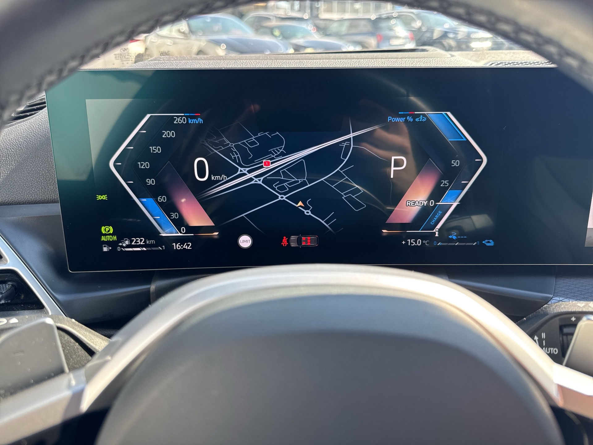 BMW 330e x DriveTouring Steptronic M Sport-image-13