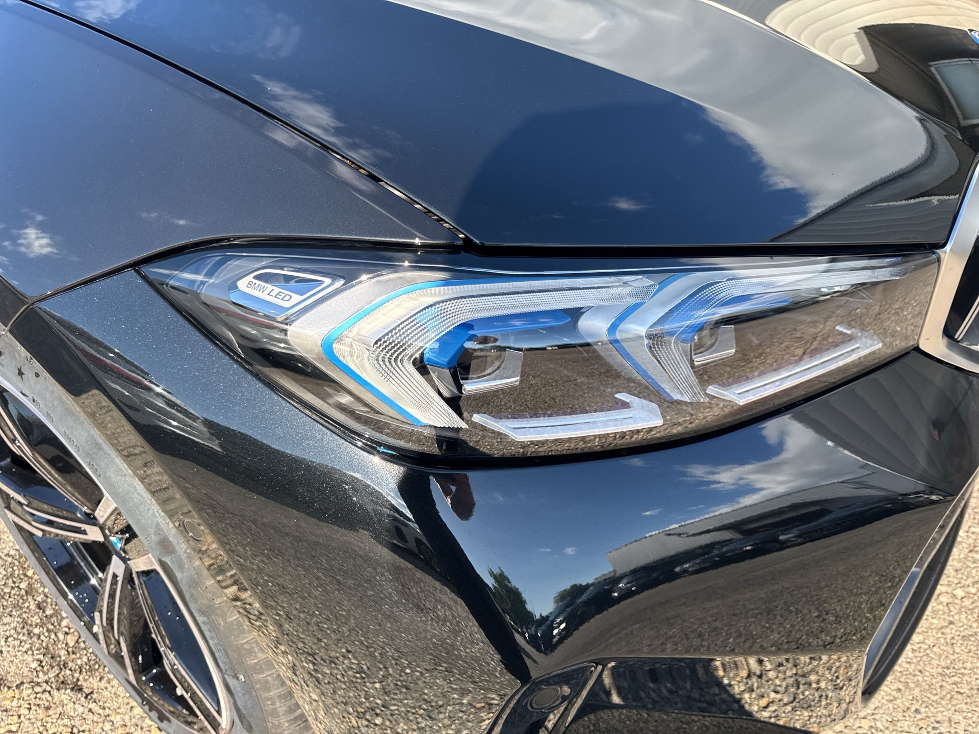 BMW 330e x DriveTouring Steptronic M Sport-image-17