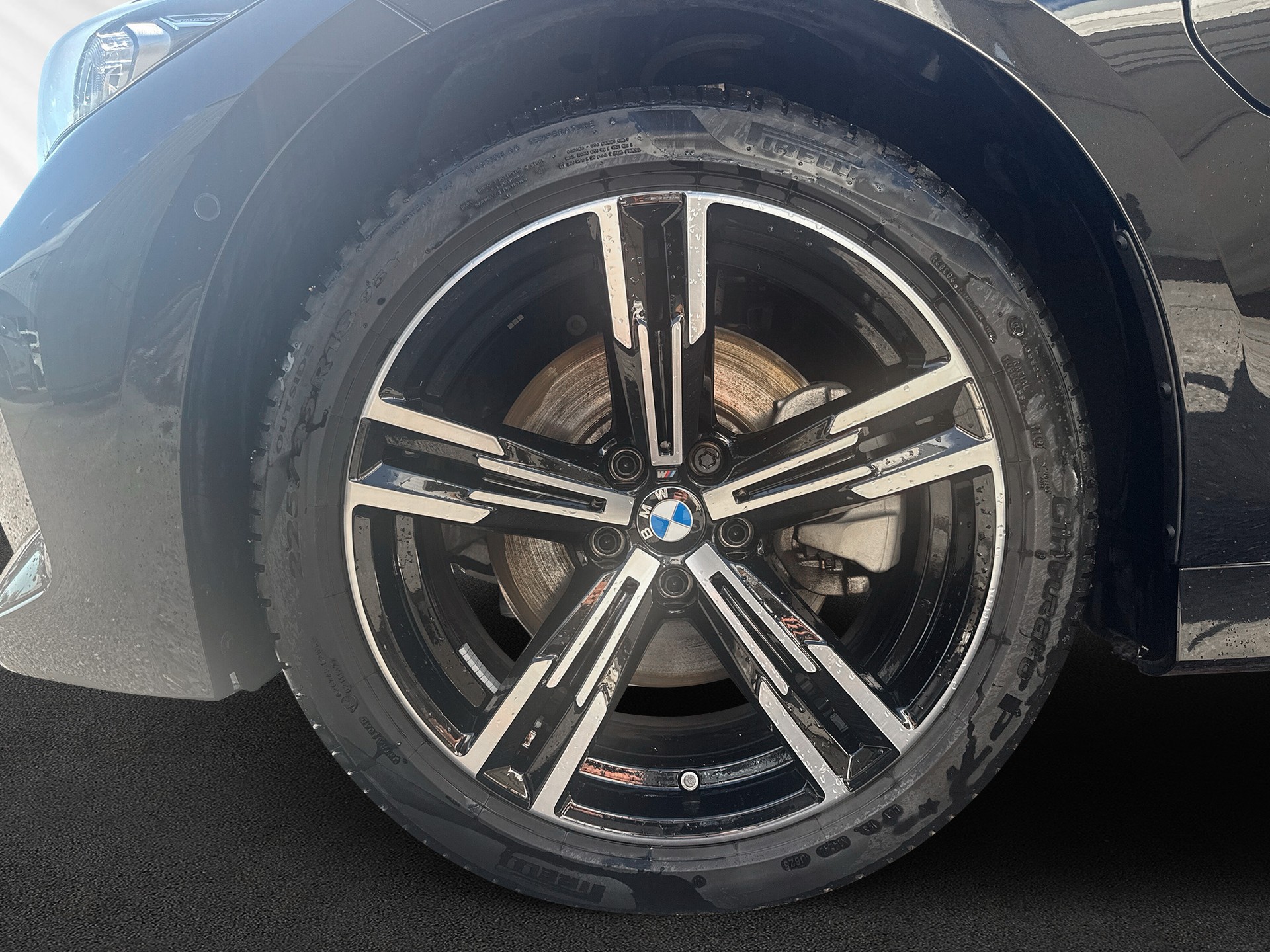 BMW 330e x DriveTouring Steptronic M Sport-image-8