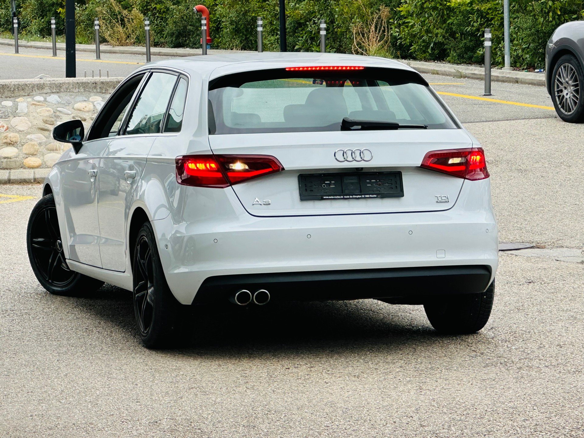 AUDI A3 Sportback 2.0 TDI Attraction quattro S-tronic-image-8