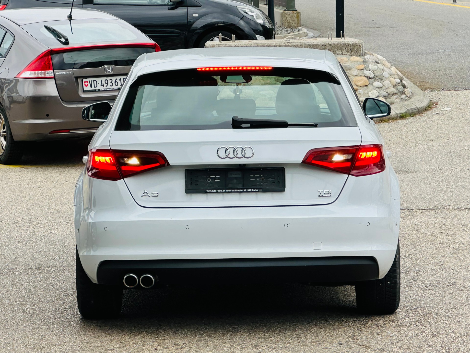 AUDI A3 Sportback 2.0 TDI Attraction quattro S-tronic-image-9