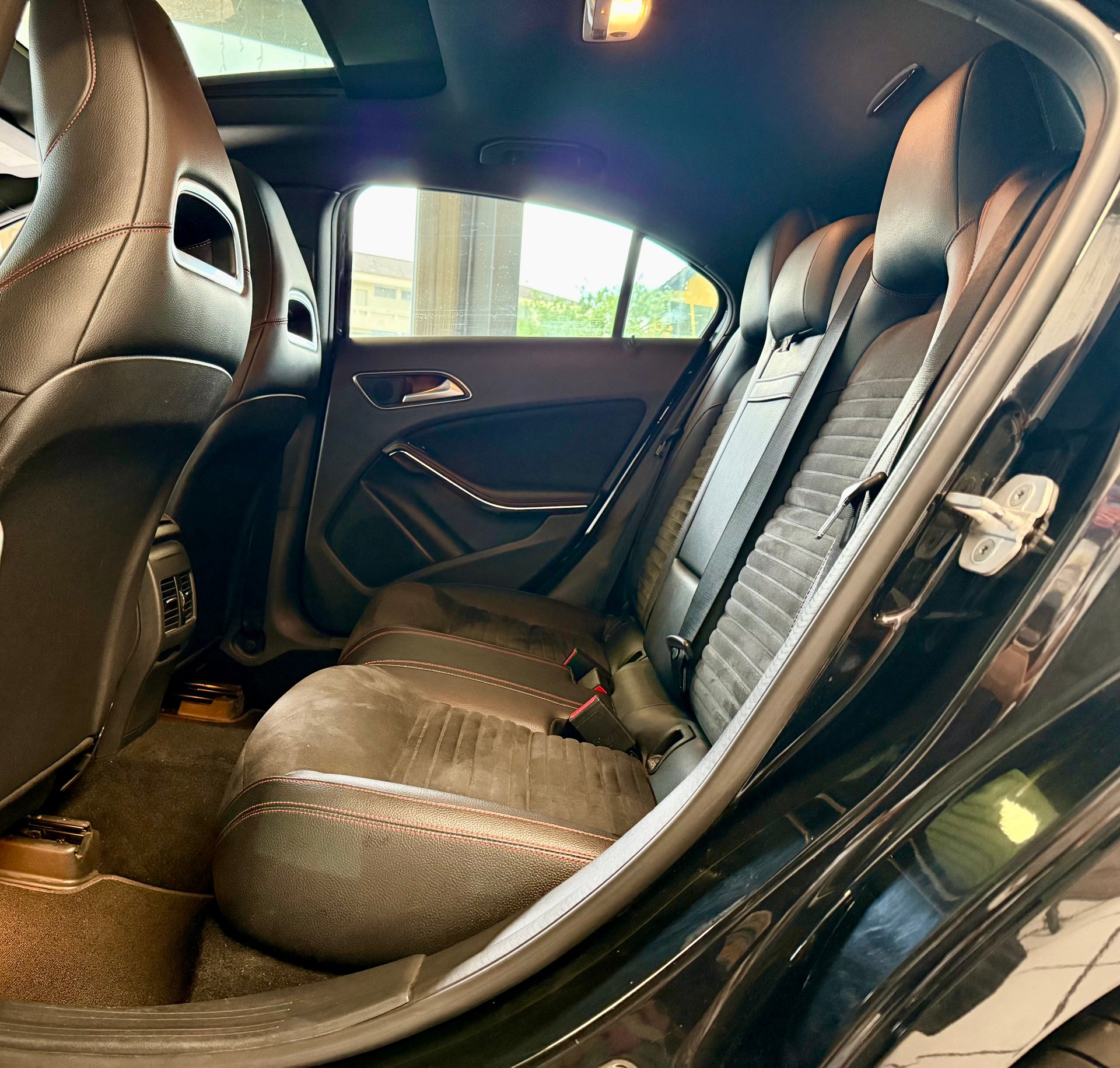 MERCEDES-BENZ A 250 Sport 4Matic 7G-DCT-image-22