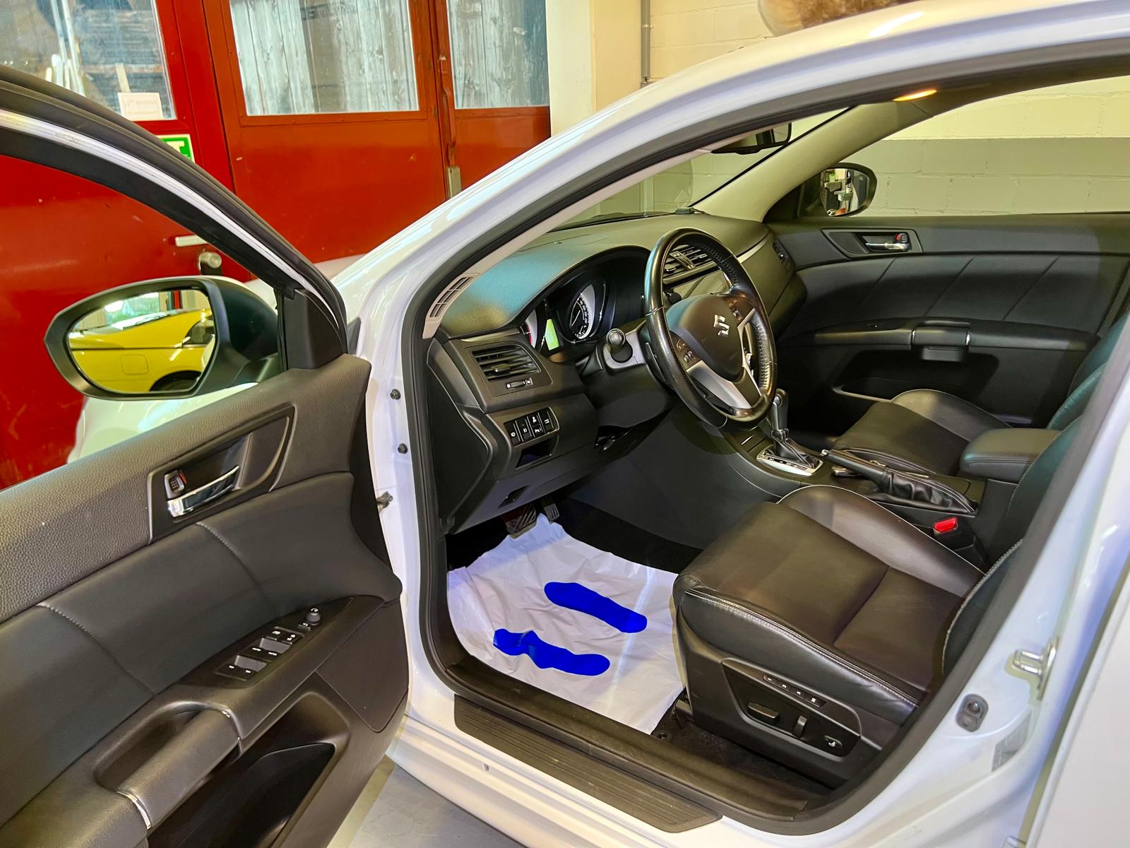 SUZUKI Kizashi 2.4 GL Top Indigo 4WD CVT Sport ✅-image-9
