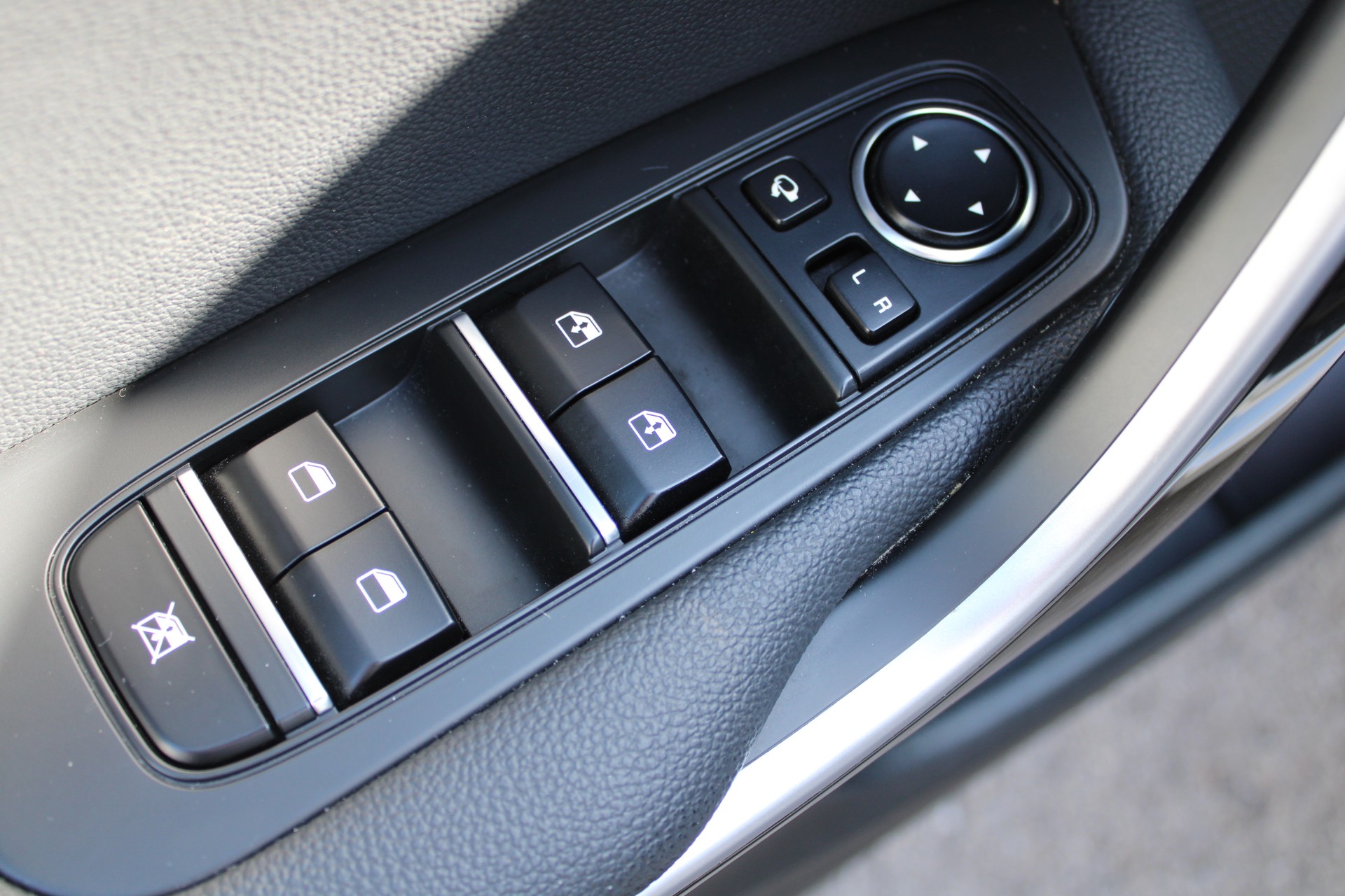 KIA Ceed 1.5 T-GDi MHEV Power DCT-image-12