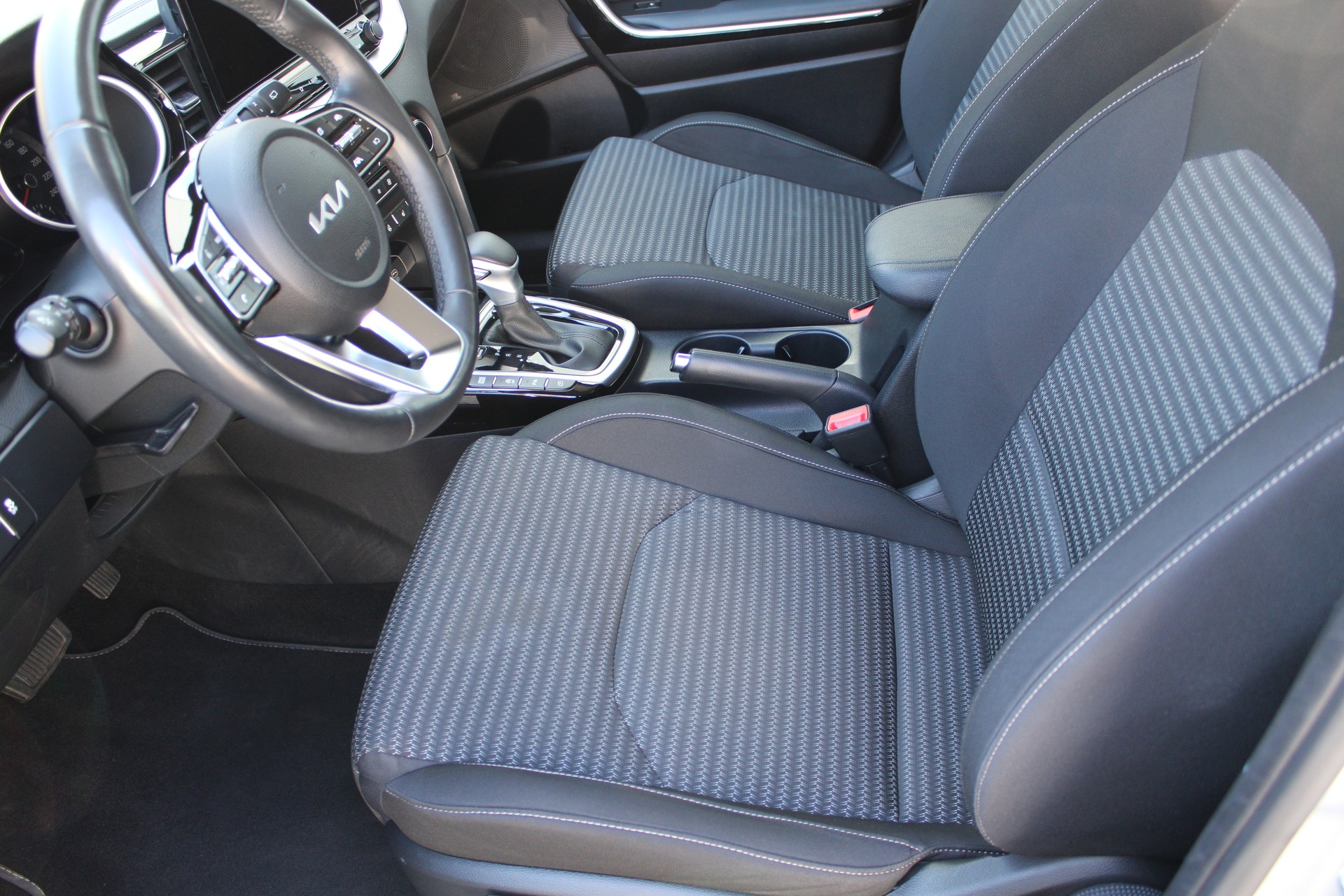 KIA Ceed 1.5 T-GDi MHEV Power DCT-image-16