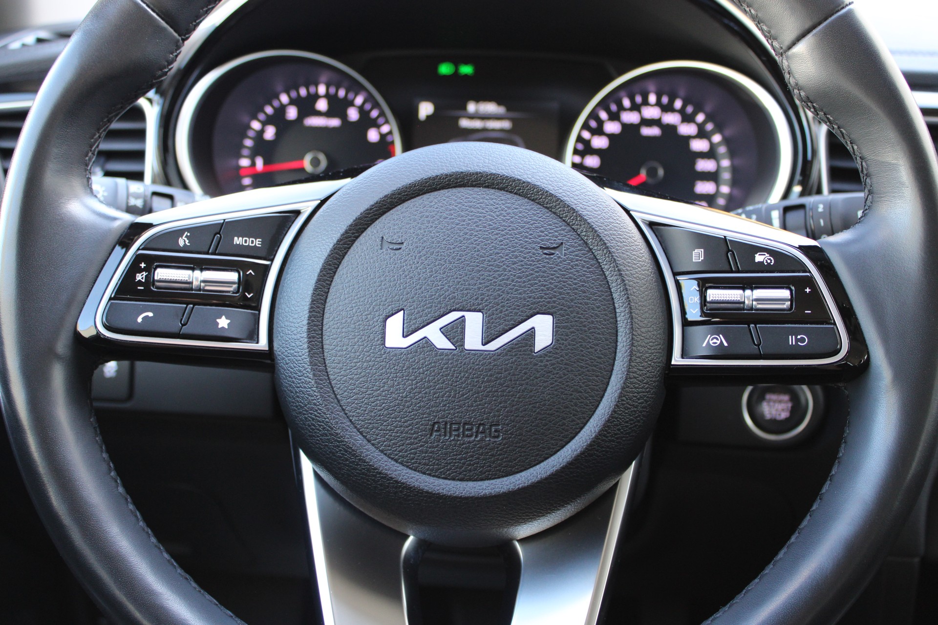 KIA Ceed 1.5 T-GDi MHEV Power DCT-image-10