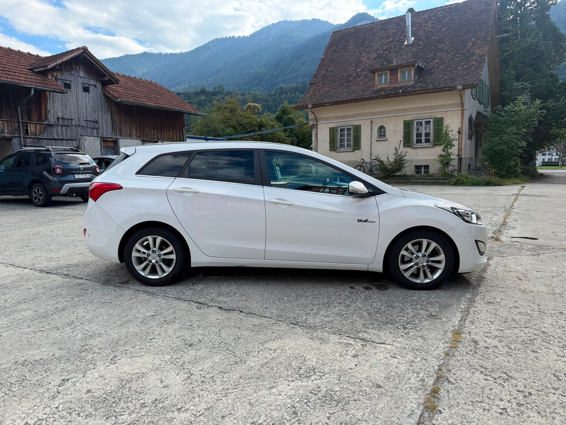 HYUNDAI i30 Wagon 1.6 CRDi Premium-image-4